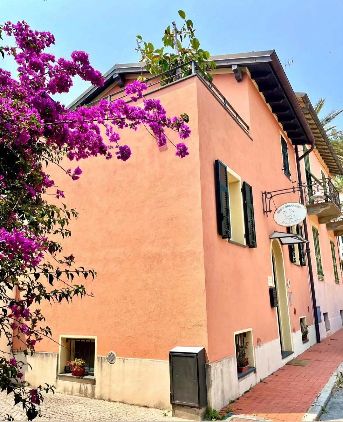 Property building in Acqua di Mare