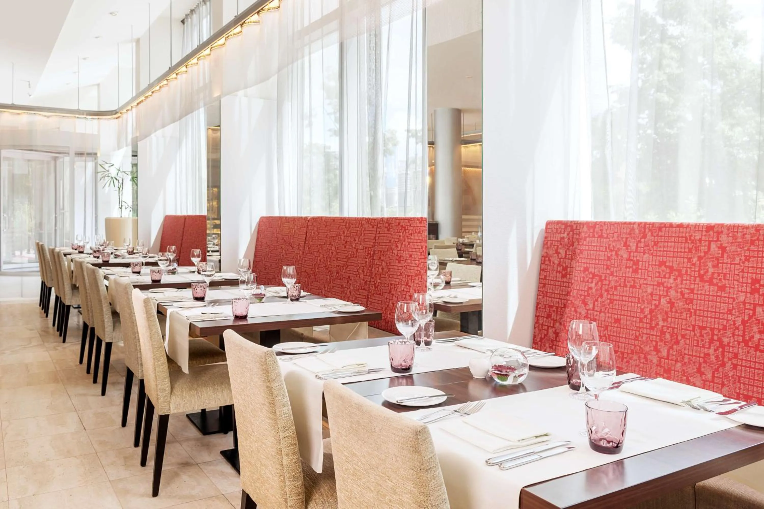 Restaurant/places to eat in NH Collection Köln Mediapark