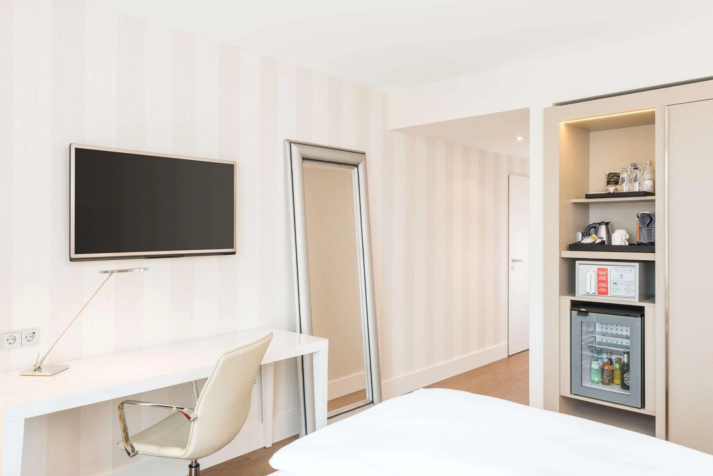 Bedroom, Bed in NH Collection Köln Mediapark