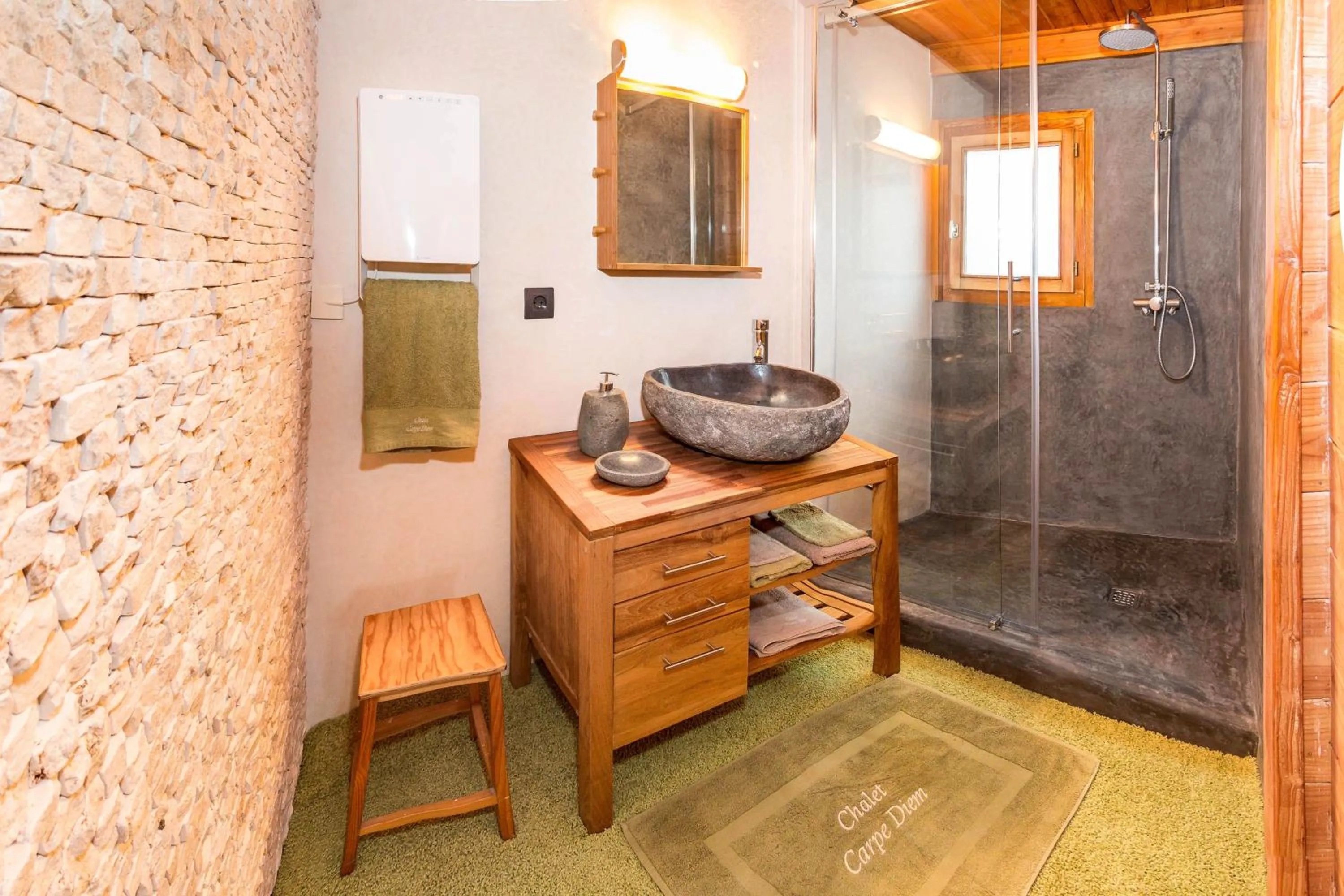 Shower in Chalet Carpe Diem