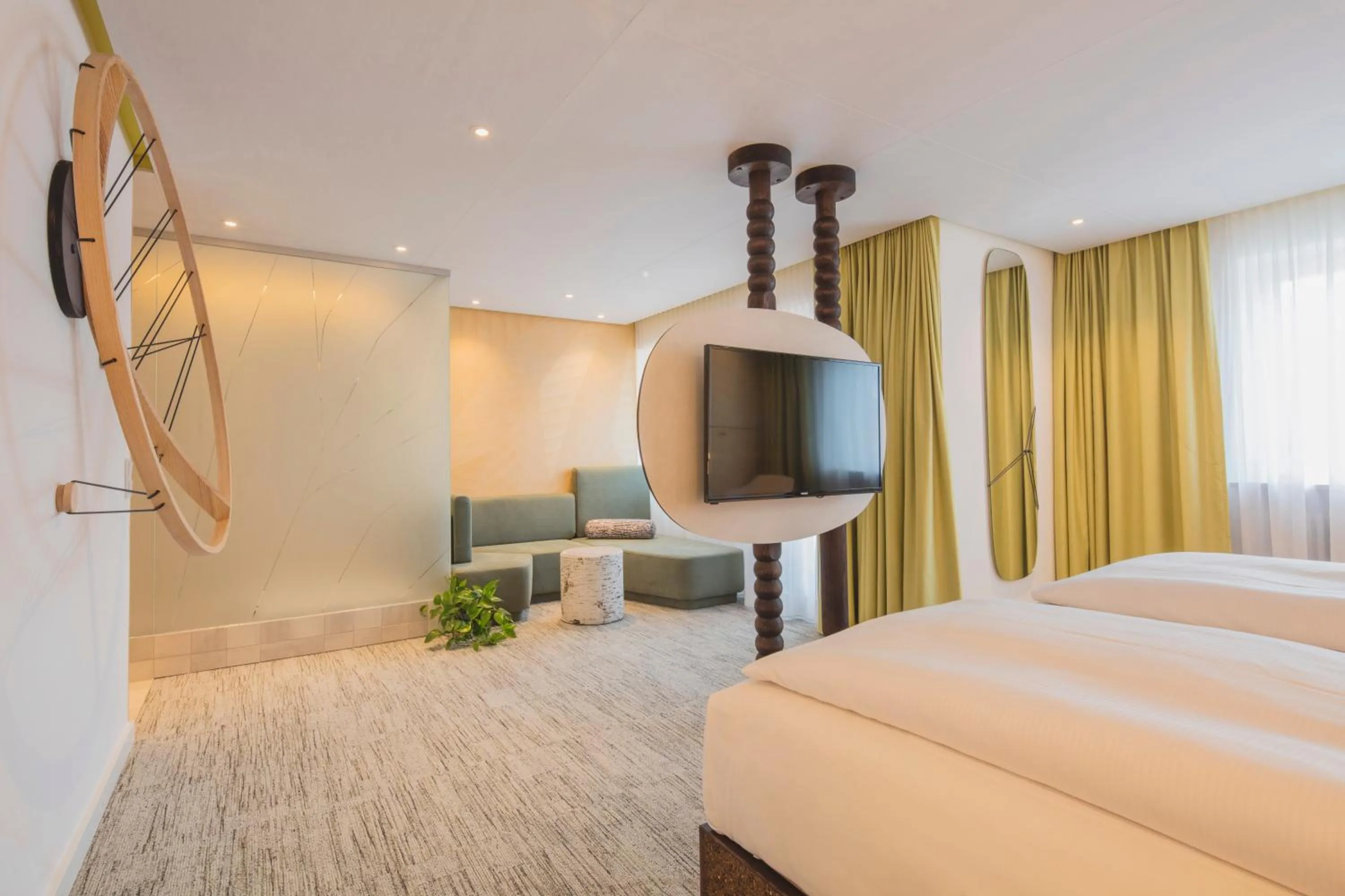 TV and multimedia, Bed in Hotel Luise