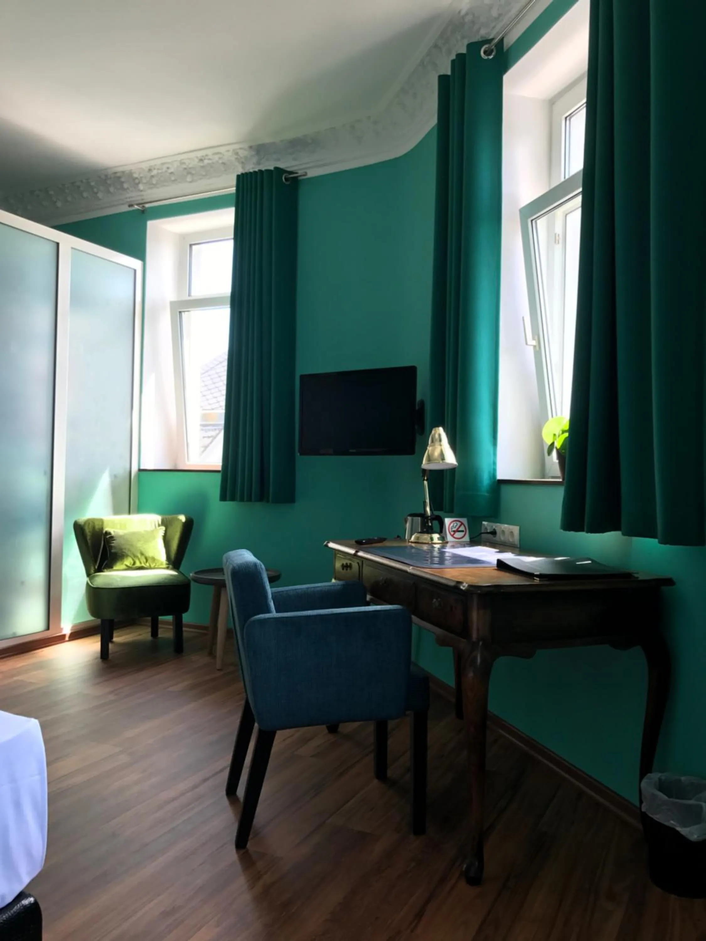 Photo of the whole room, Bed in SmartHotel Mystique Self check-in