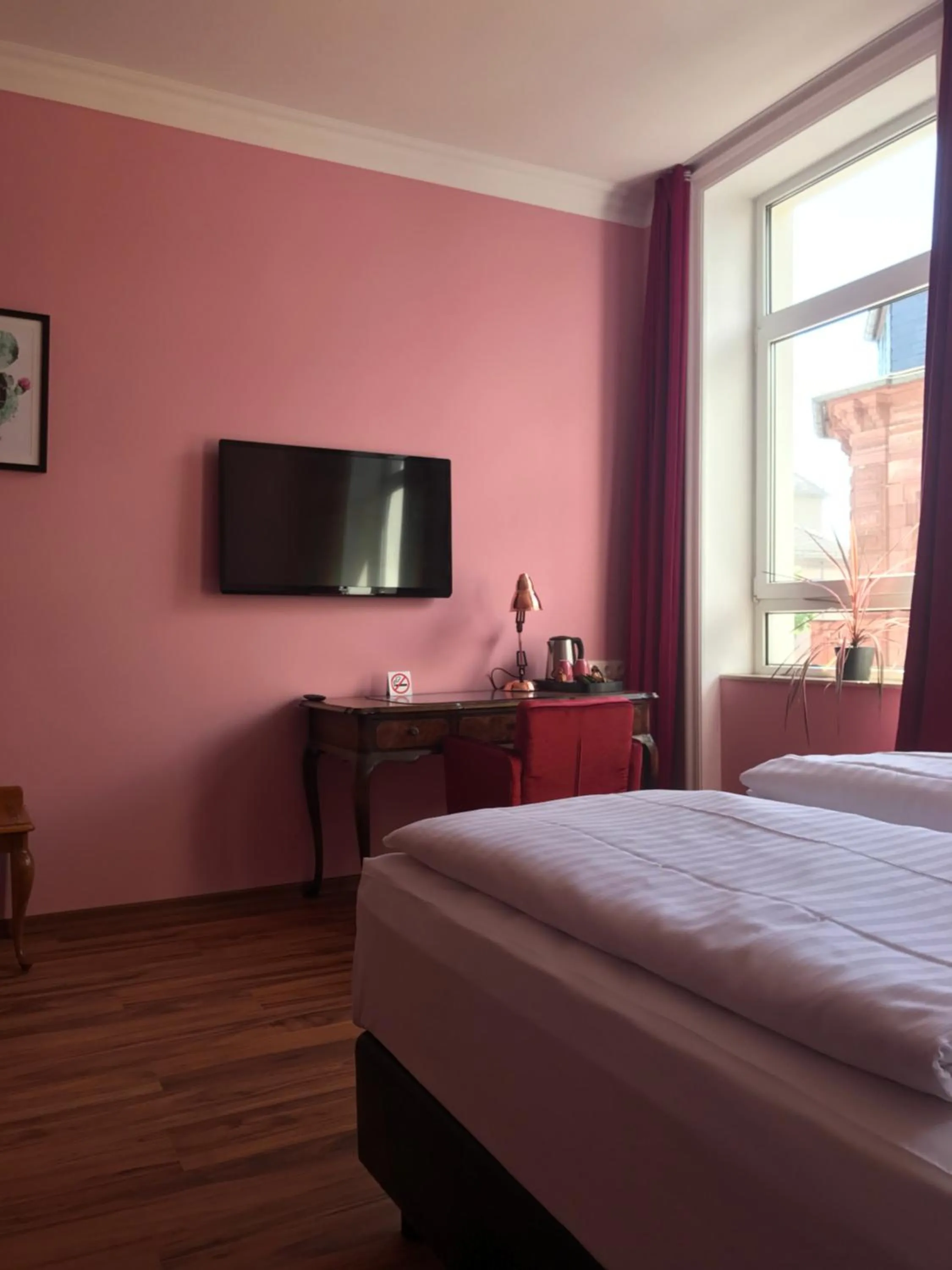 Photo of the whole room, Bed in SmartHotel Mystique Self check-in