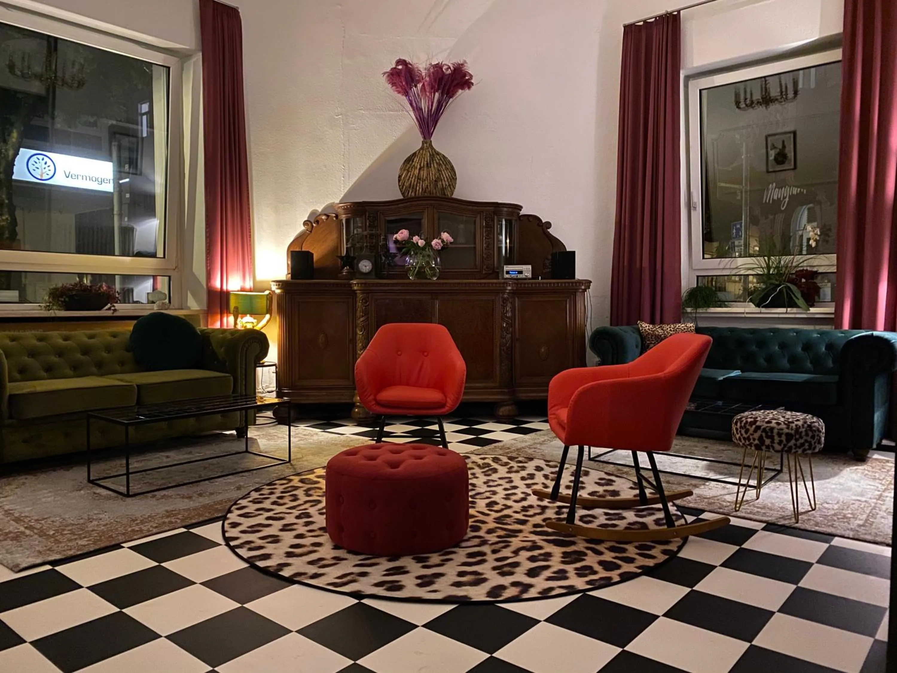 Lounge or bar in SmartHotel Mystique Self check-in