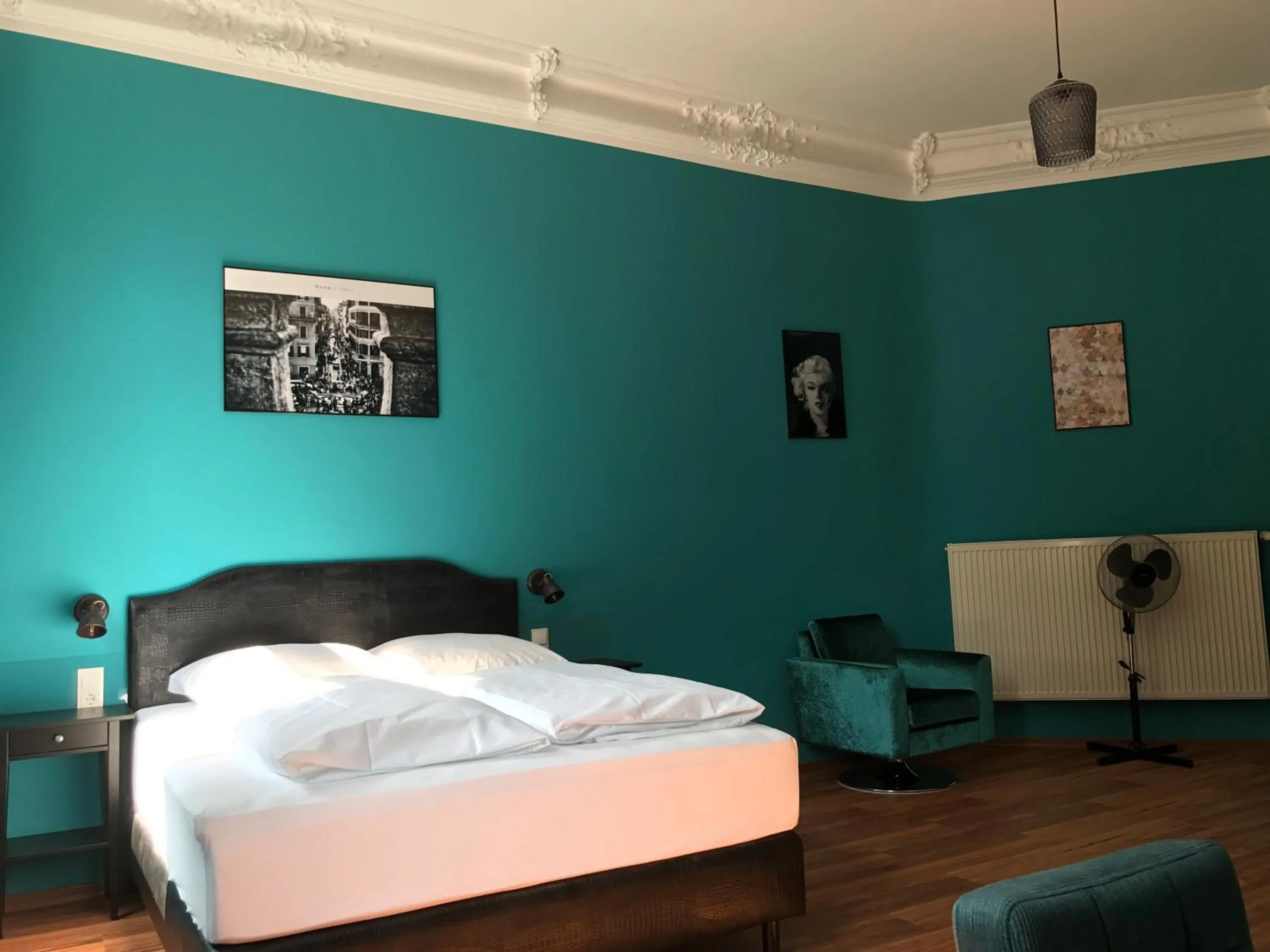 Area and facilities, Bed in SmartHotel Mystique Self check-in