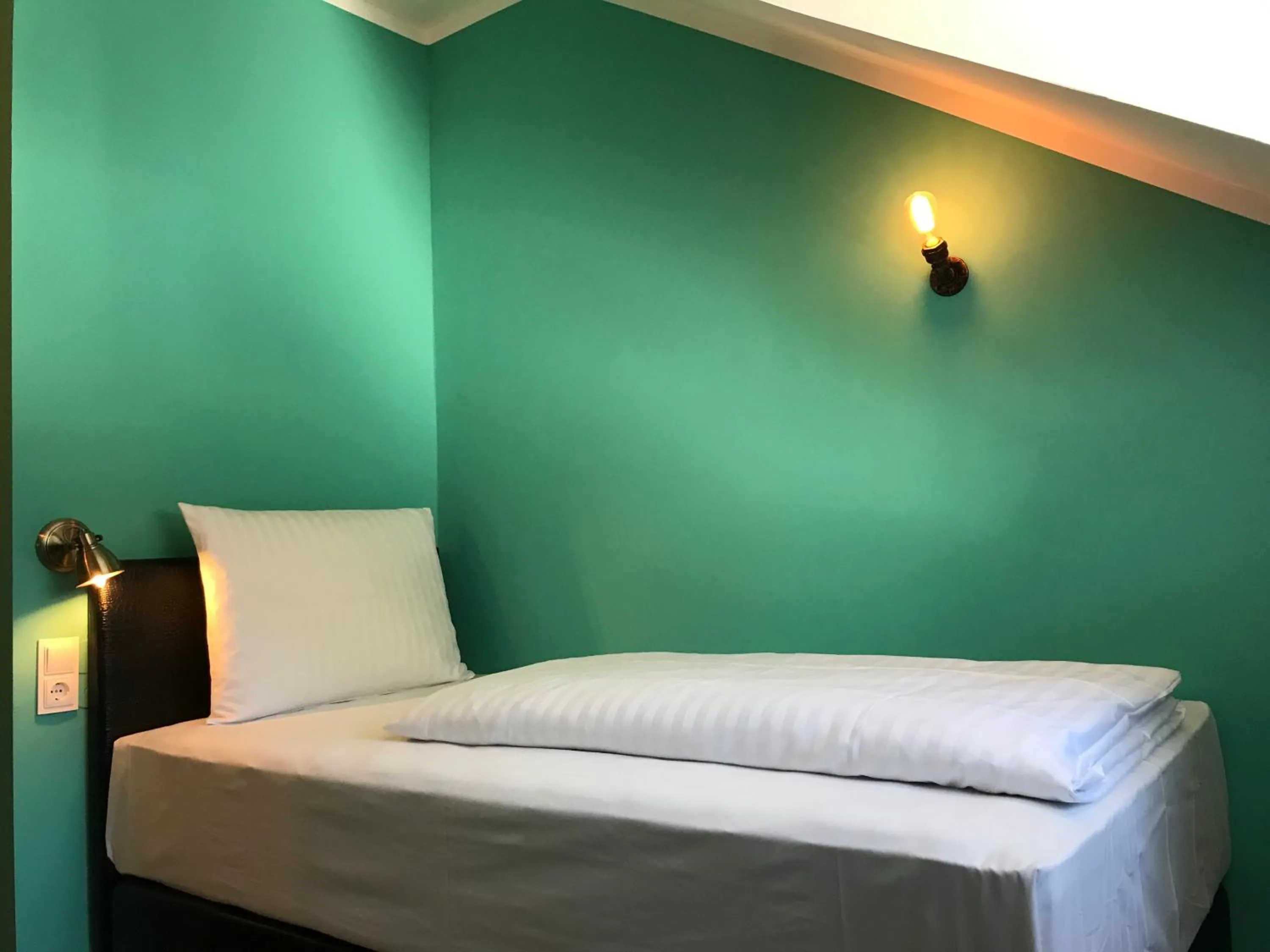 Photo of the whole room, Bed in SmartHotel Mystique Self check-in