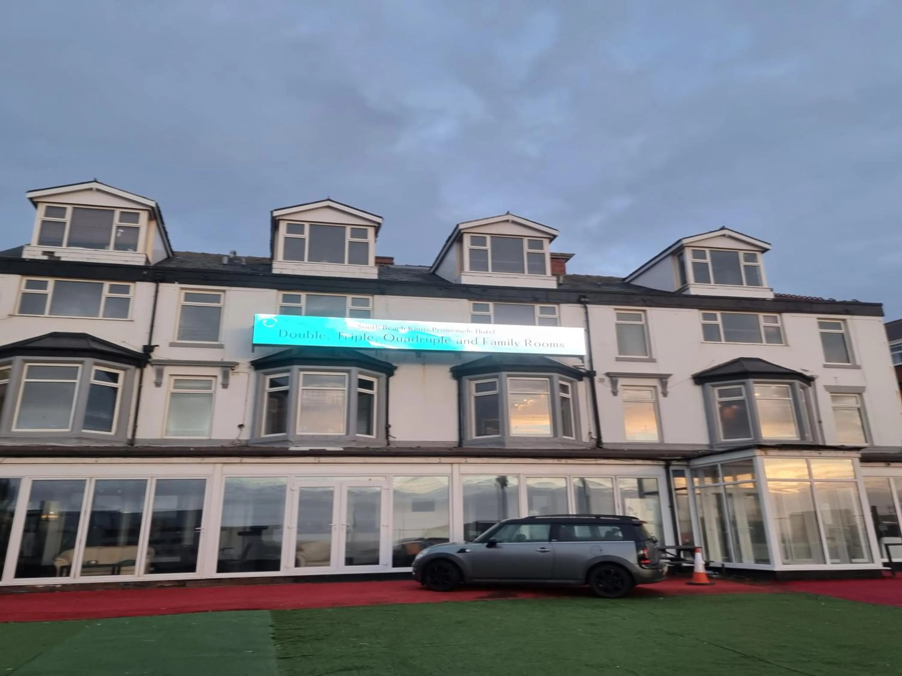 South Beach Kings Promenade Hotel