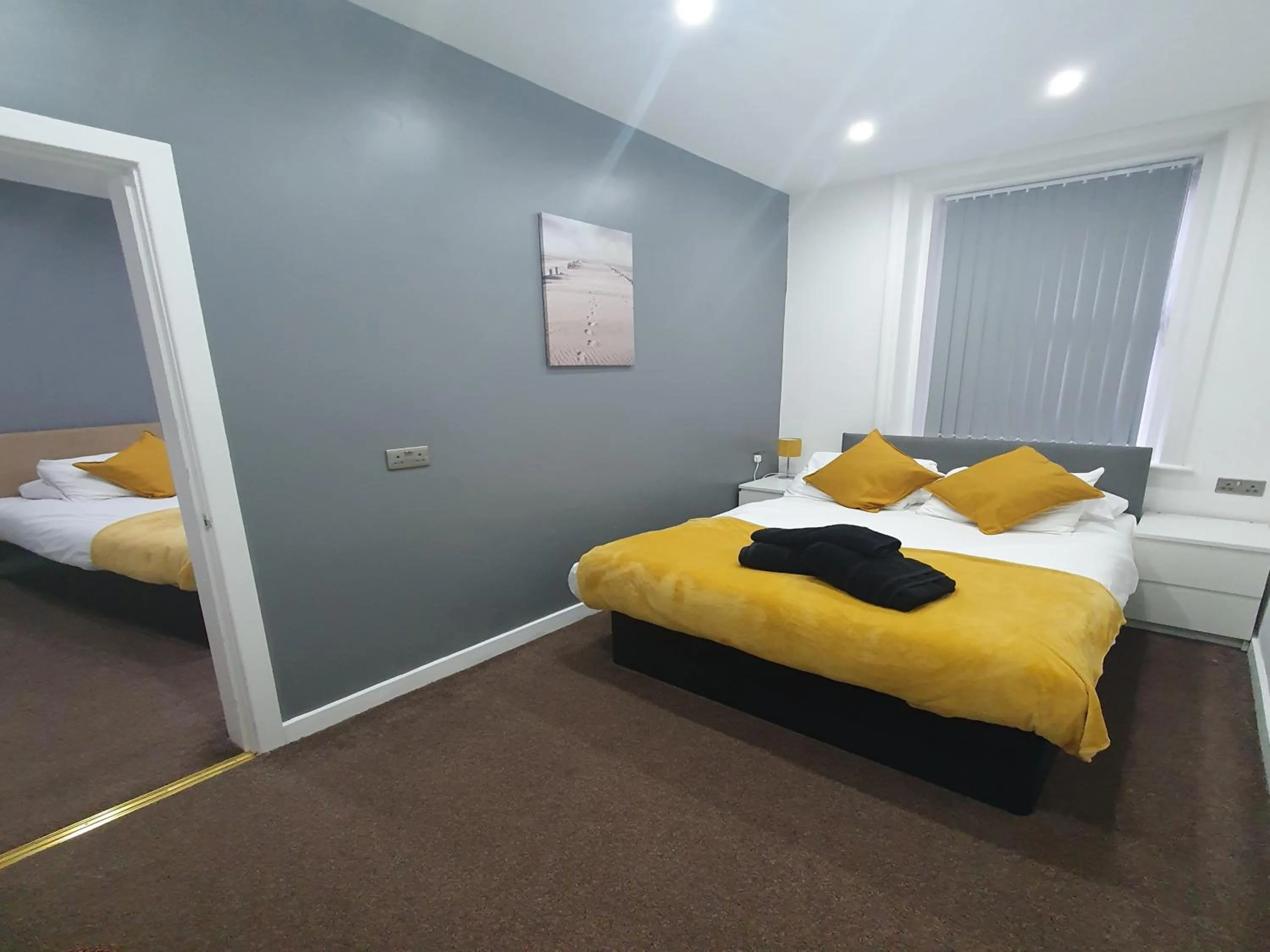 Bed in South Beach Kings Promenade Hotel