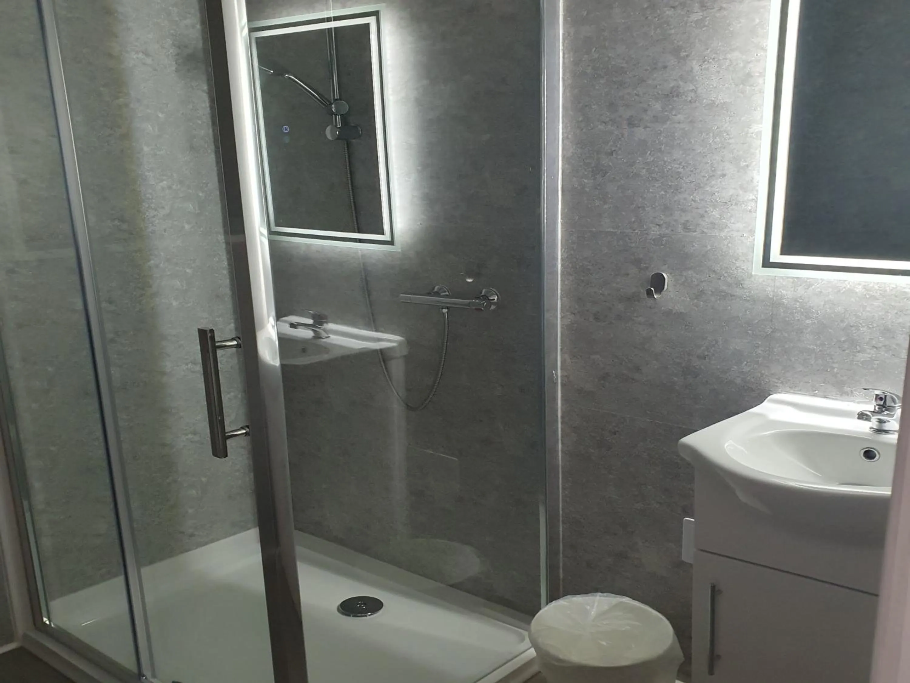 South Beach Kings Promenade Hotel