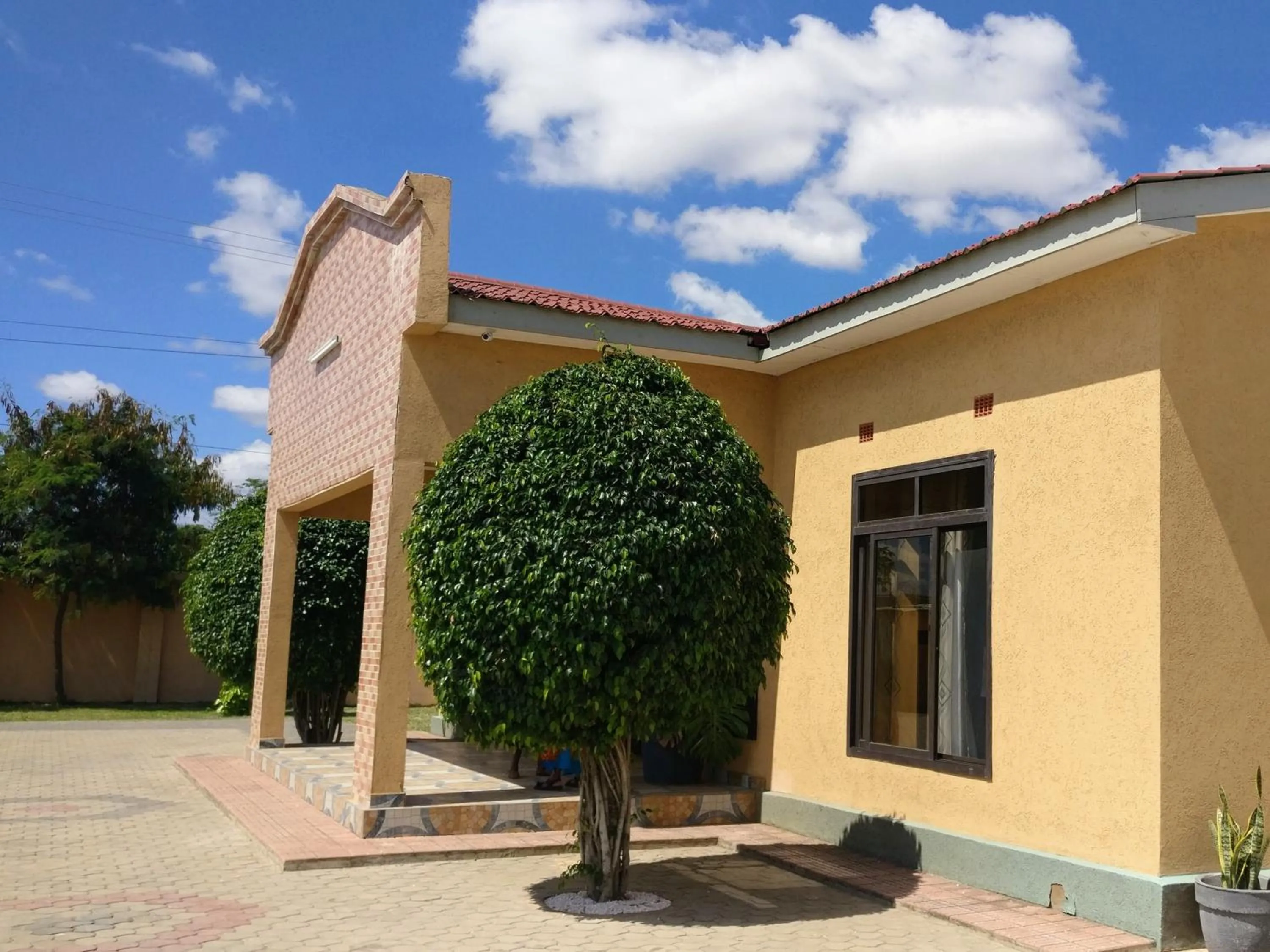 Property building in THE ESCAPE LODGE