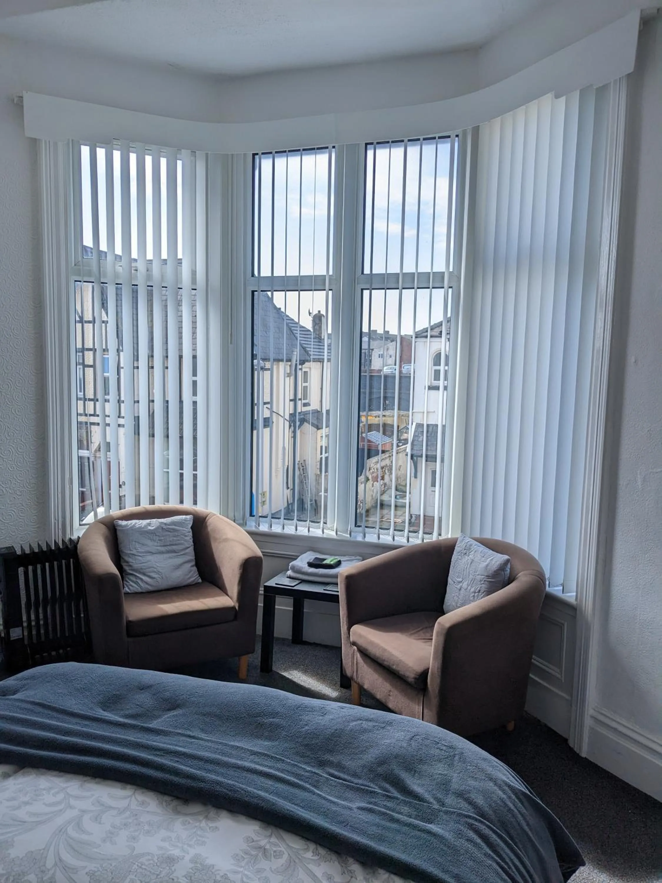 Seating area, Bed in Willin House Hotel