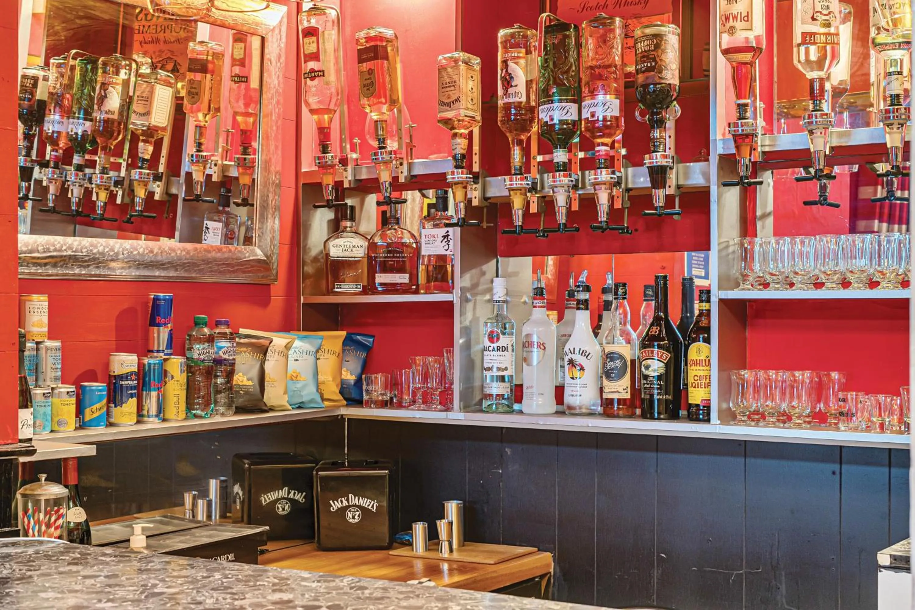 Lounge or bar in Willin House Hotel