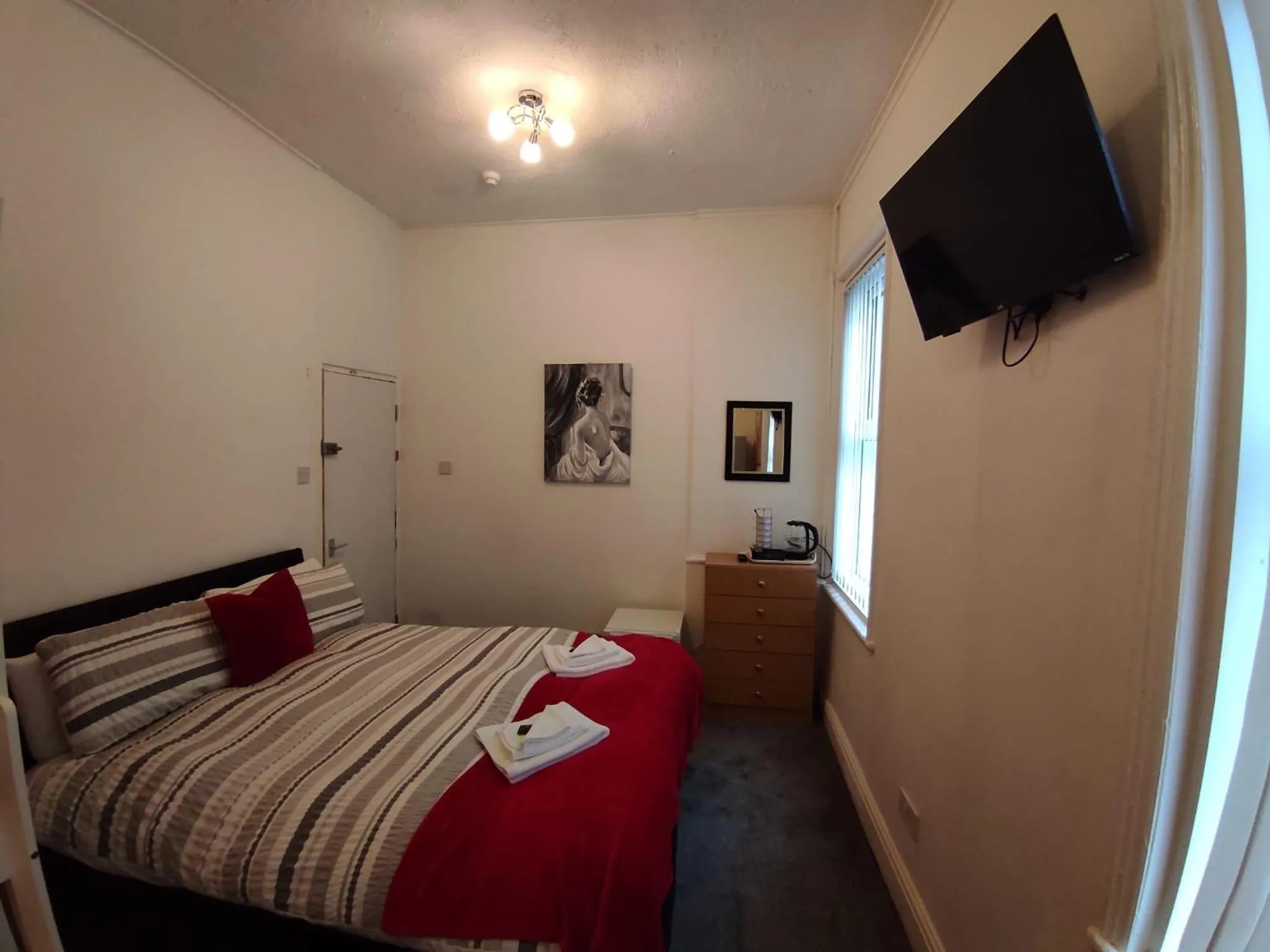 Bed in Willin House Hotel