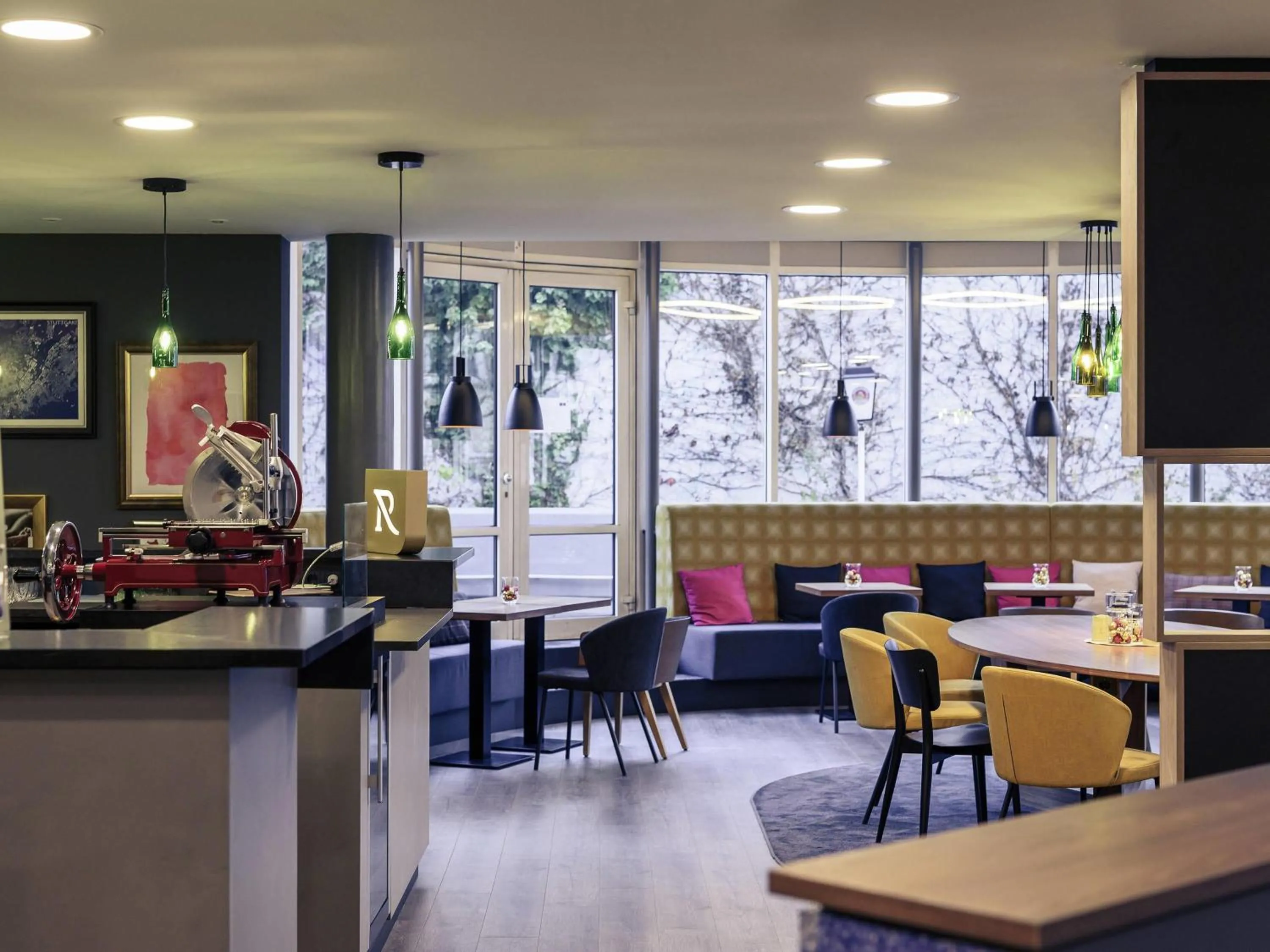 Lounge or bar in Mercure Stuttgart Zuffenhausen