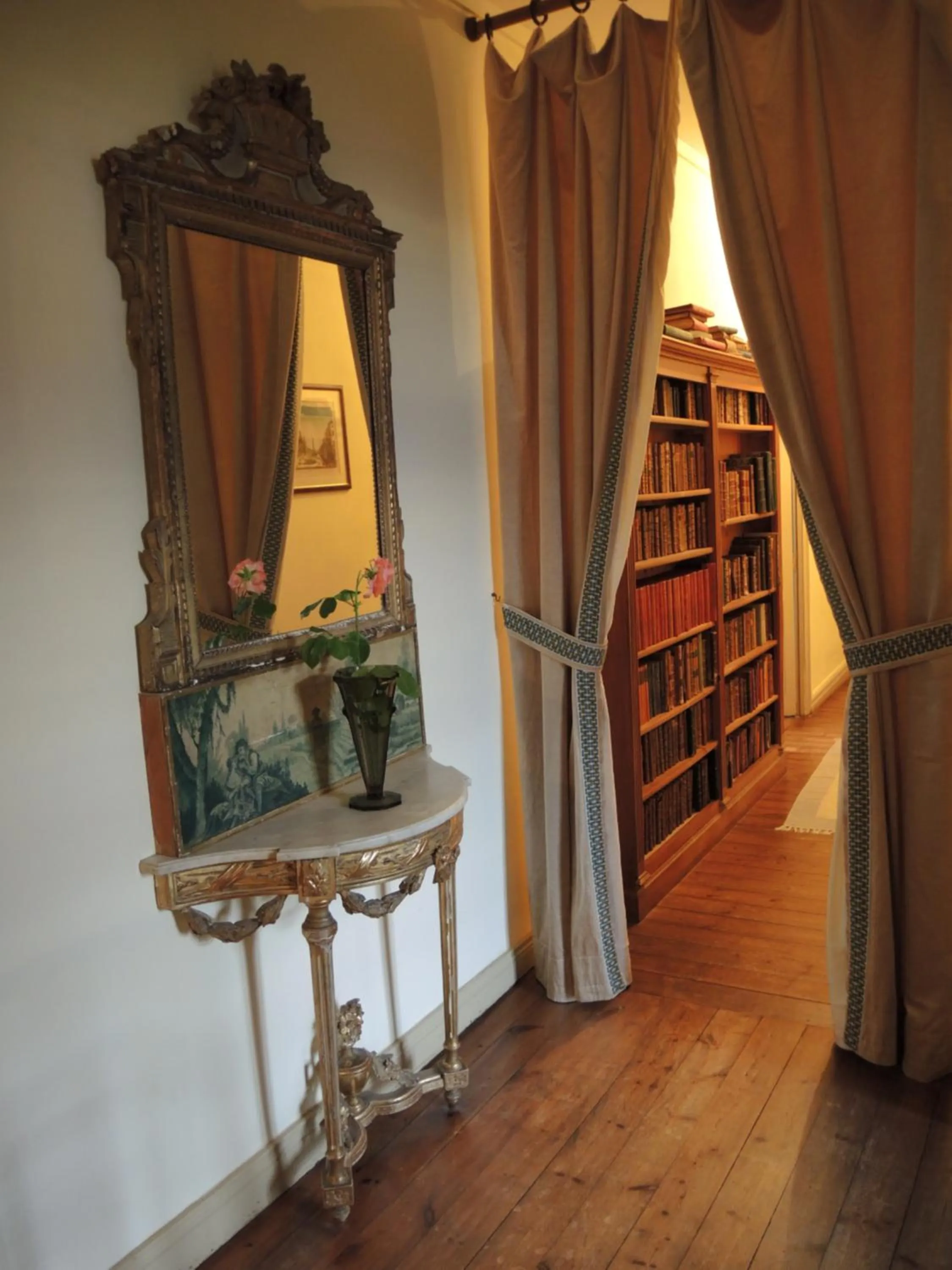 Lobby or reception in La Cure du Maine Charles