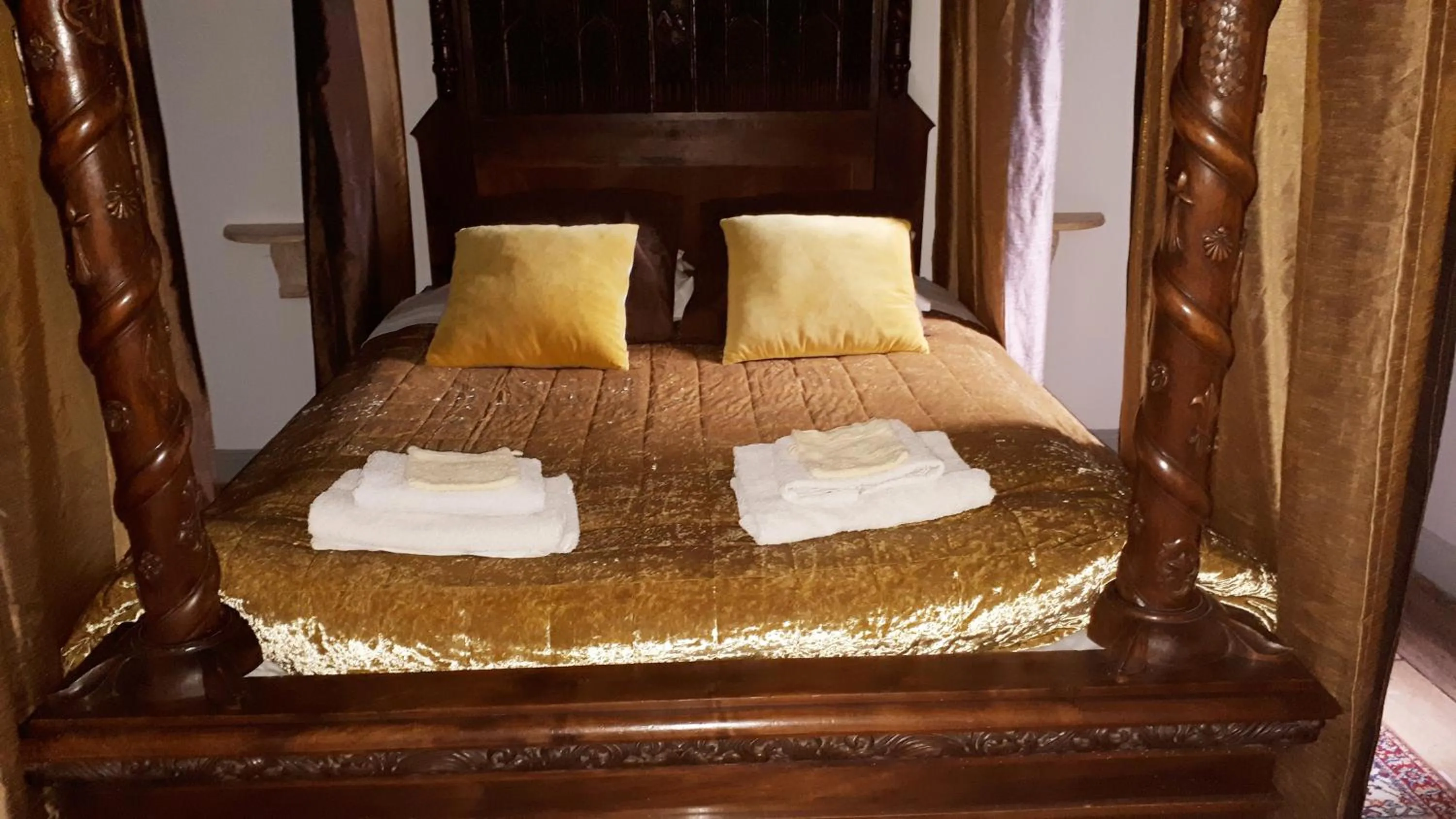 Bed in La Cure du Maine Charles