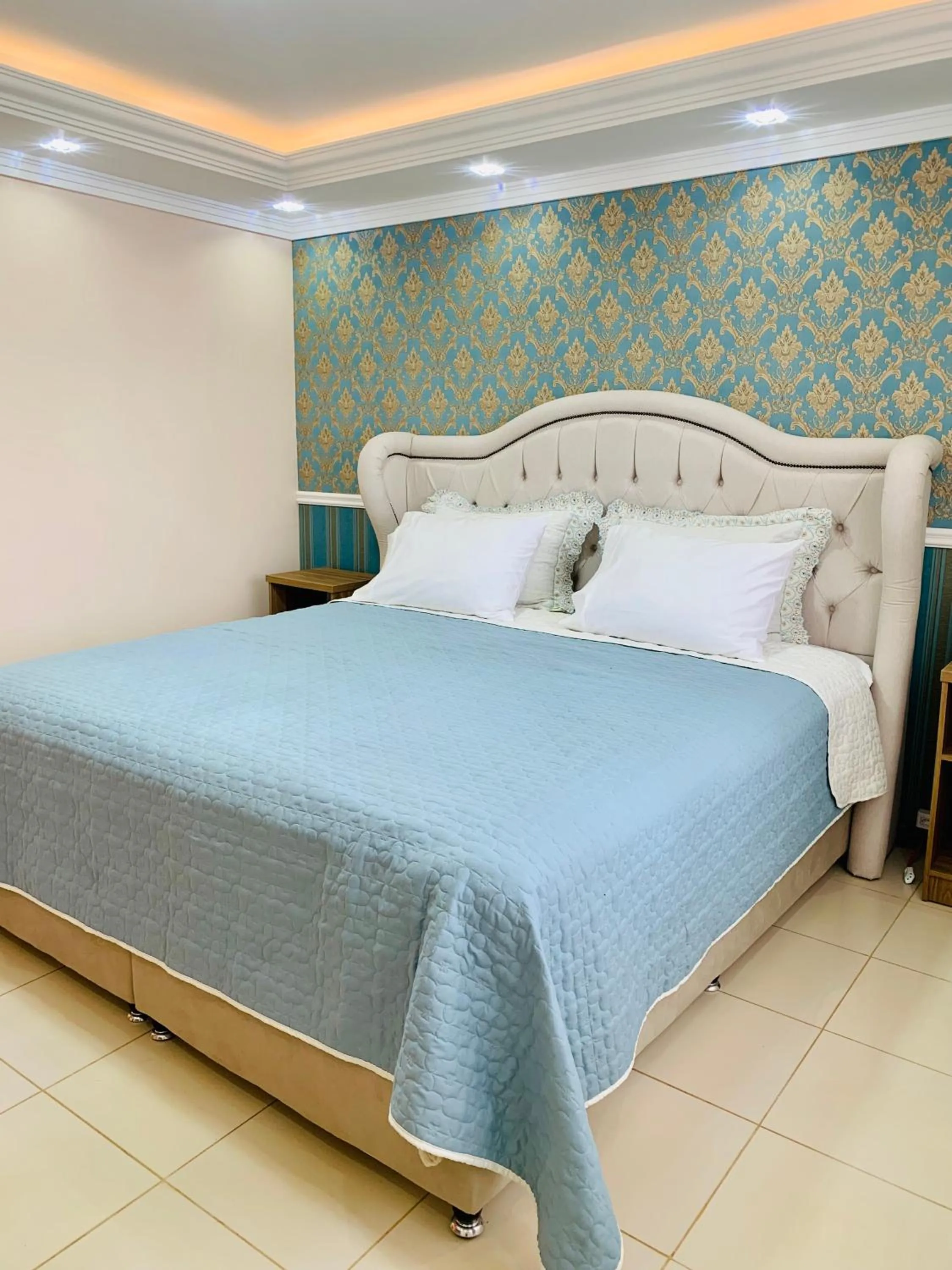 Photo of the whole room, Bed in Hope Valley Adventure Resort