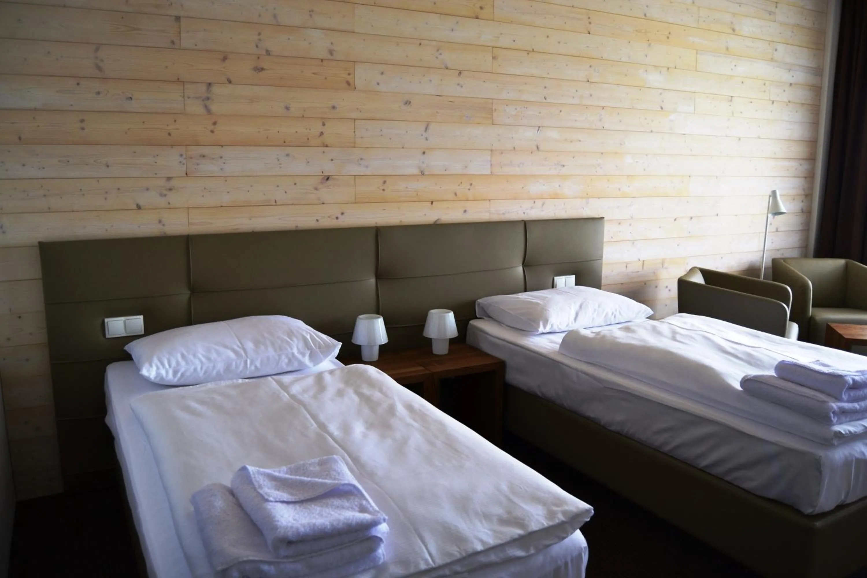 Photo of the whole room, Bed in Sand Martin