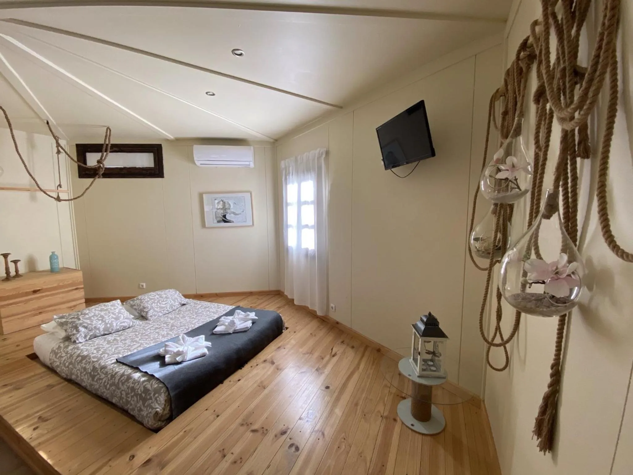 Bedroom, Bed in YMCA Camp Alambre