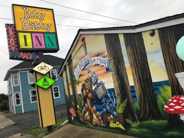 Property building in The Star Trek - USS Enterprise Room at the Itty Bitty Inn