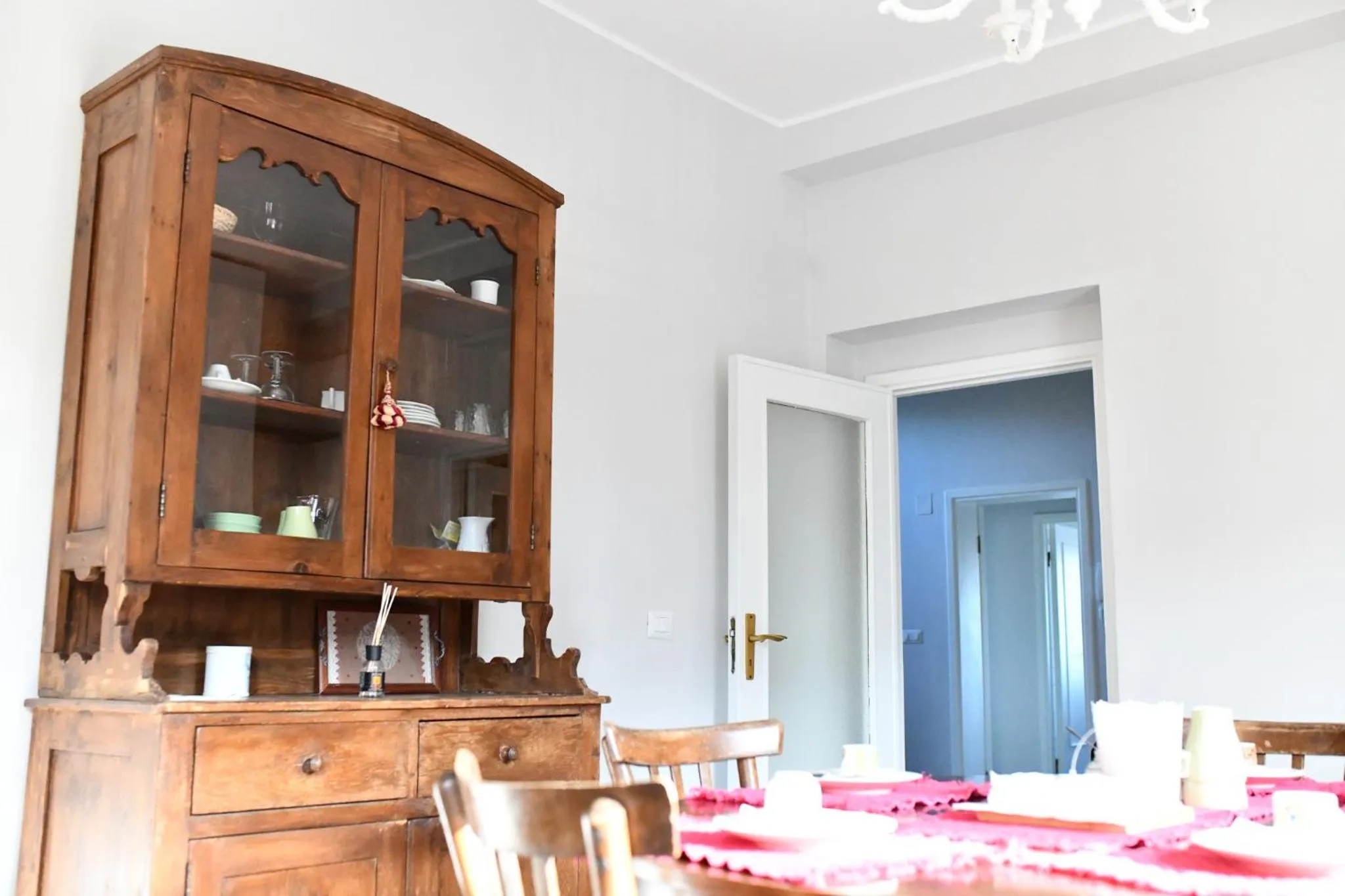 Restaurant/places to eat in B&B Porta Romana-Language And Art