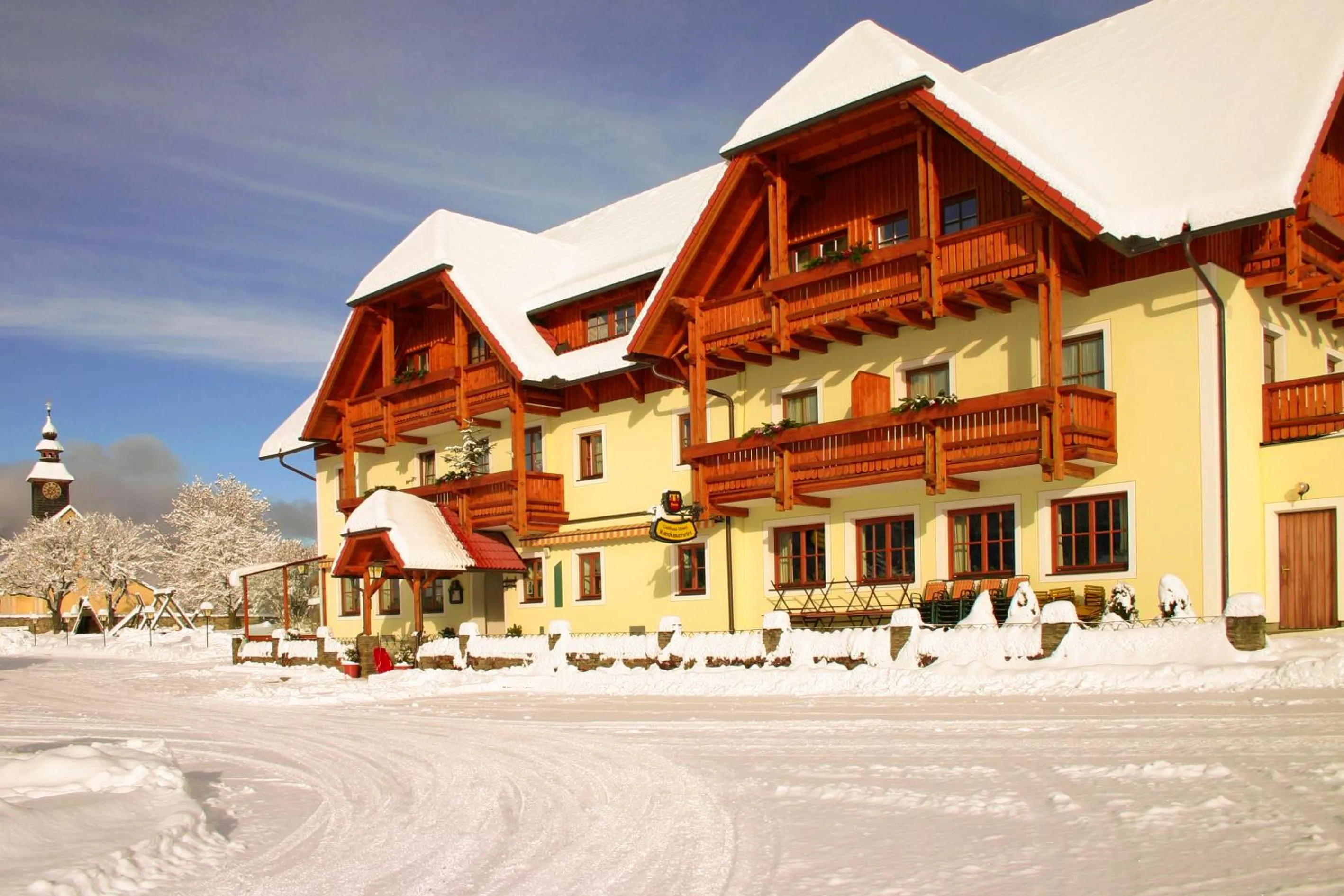 Facade/entrance in Alpengasthof Moser