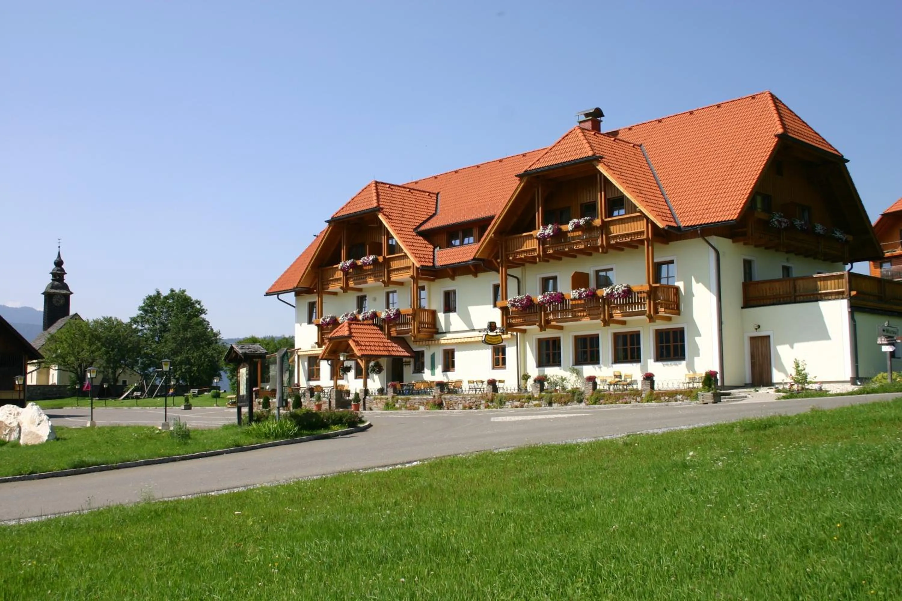 Facade/entrance in Alpengasthof Moser