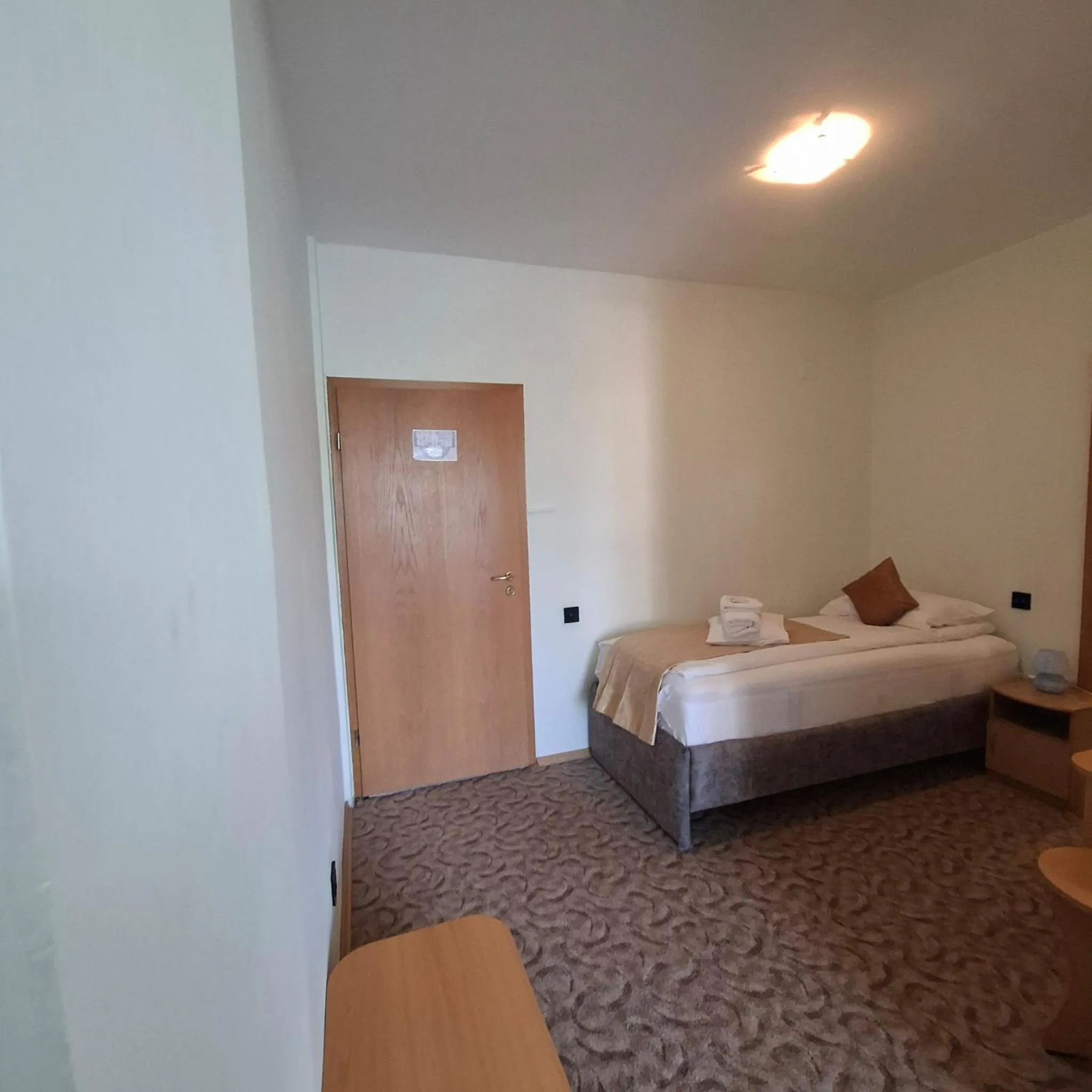 Bed in Pensiunea Warthe Bed & Breakfast