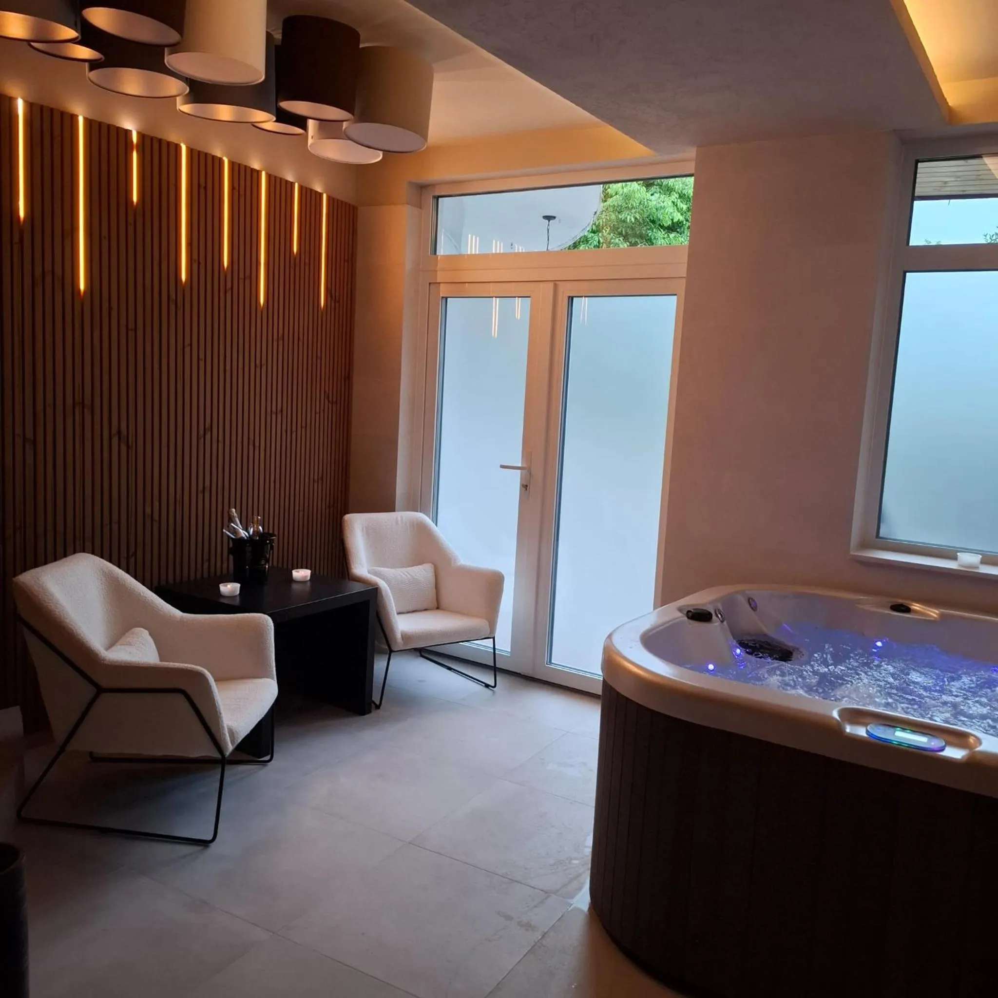 Hot Tub in Pensiunea Warthe Bed & Breakfast