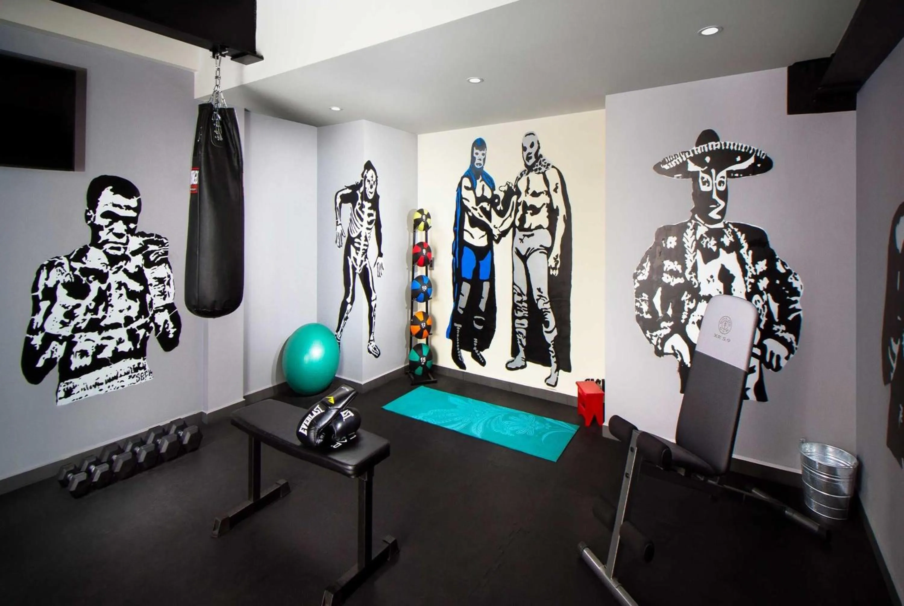 Fitness centre/facilities in Hotel MX lagunilla CDMX, Trademark Collection by Wyndham