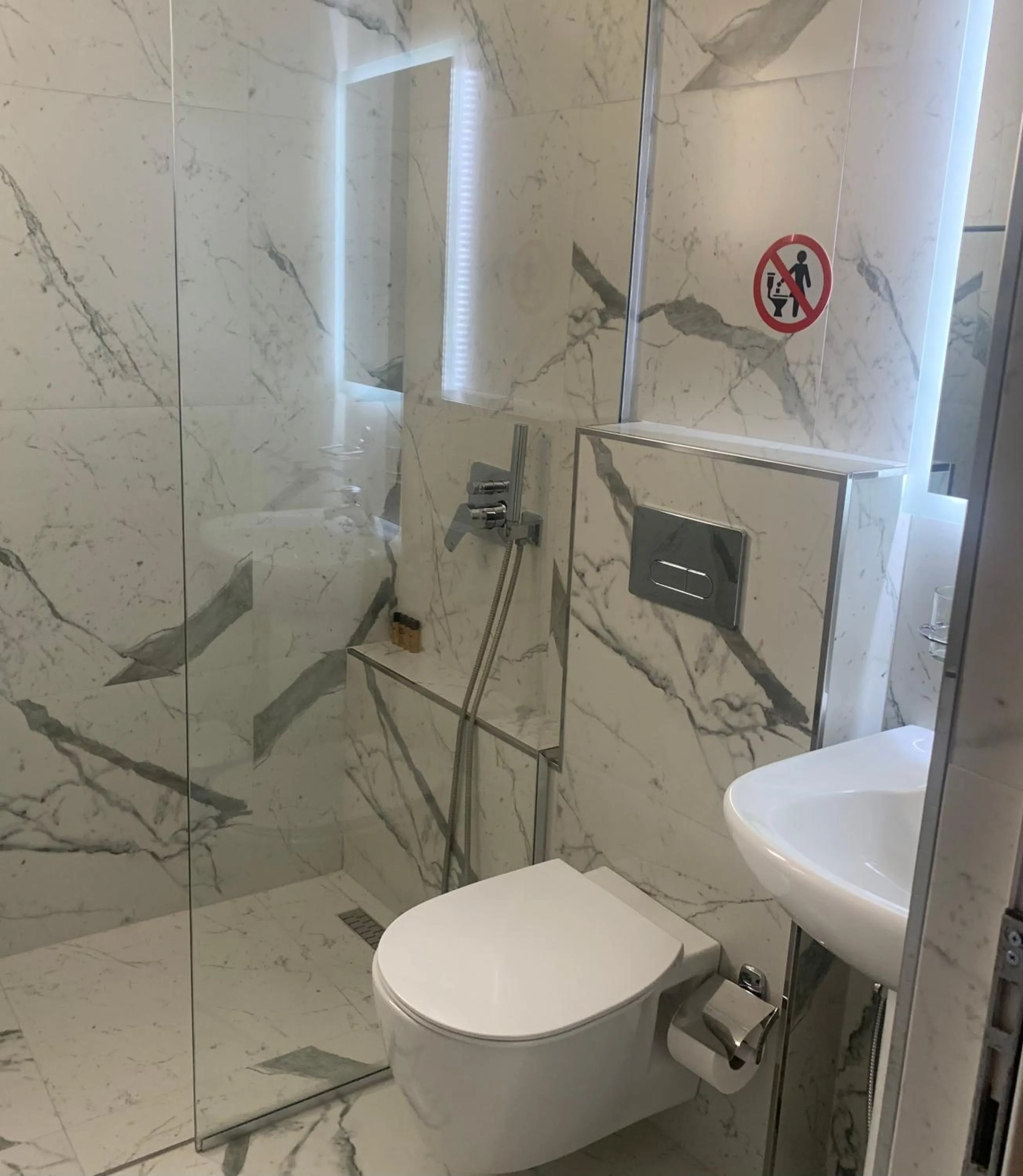 Toilet in Hotel Soan