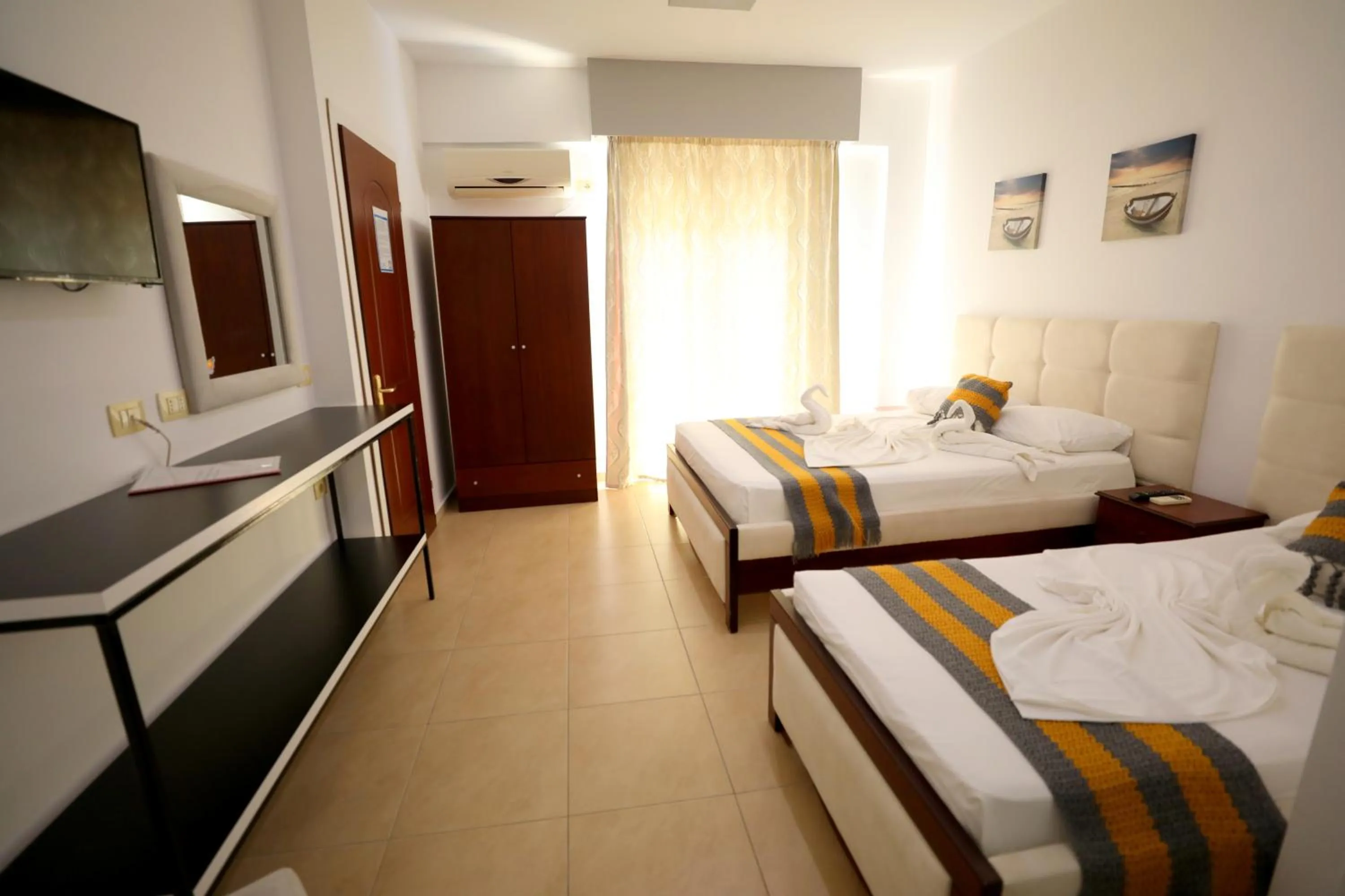 Photo of the whole room, Bed in Hotel Soan