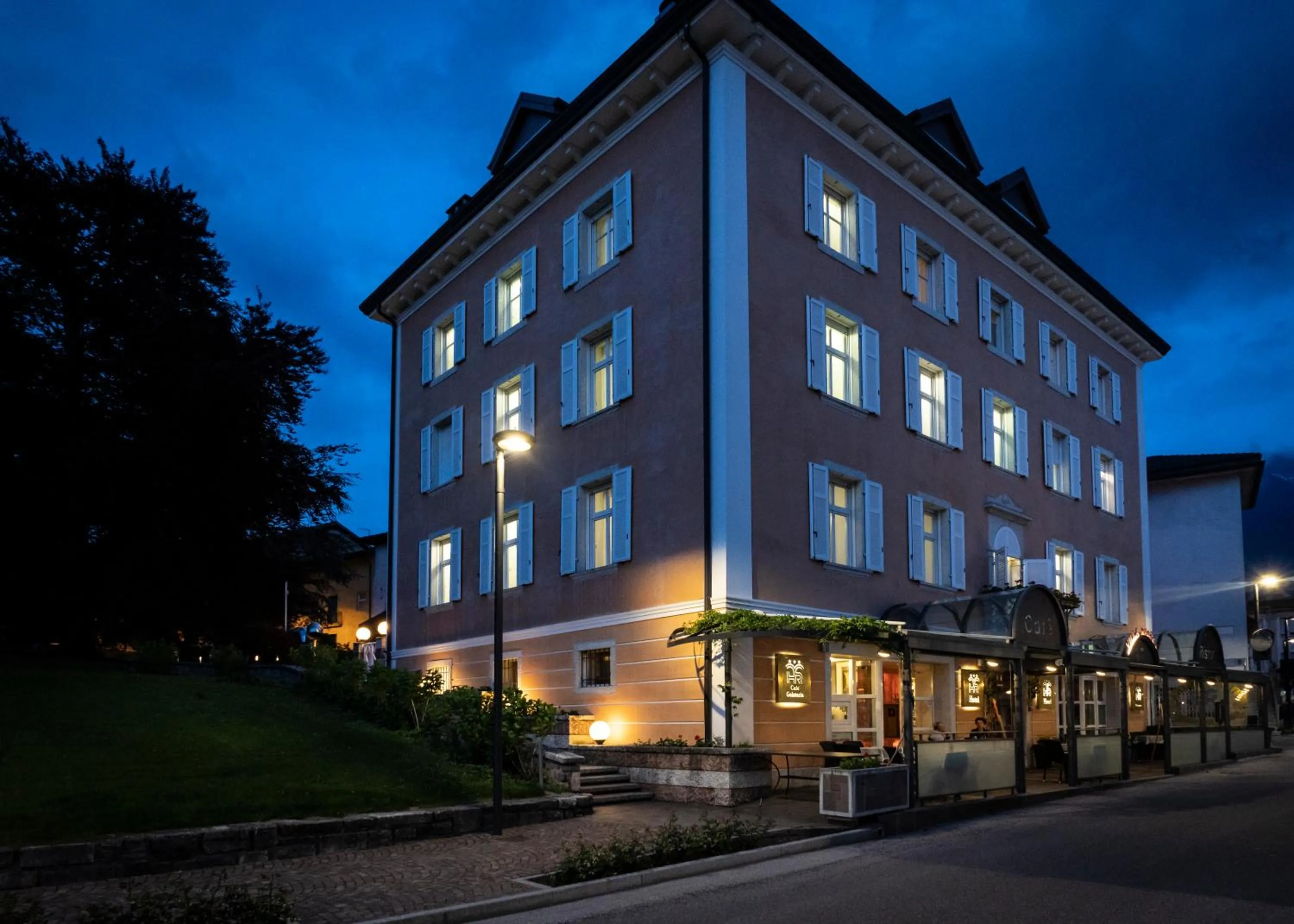 Property building in Hotel Villa Regina