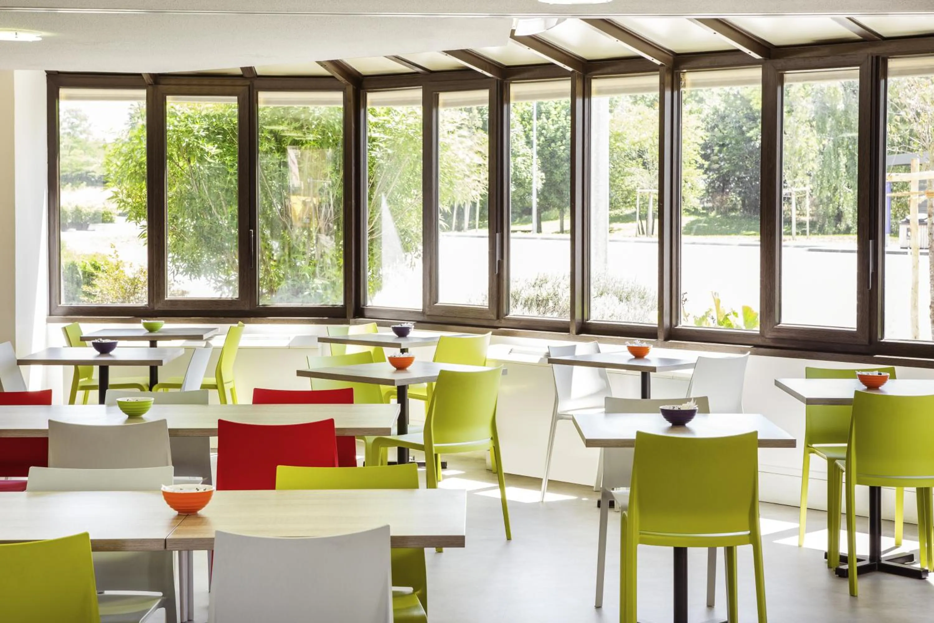 Restaurant/places to eat in ibis Styles Niort Poitou Charentes