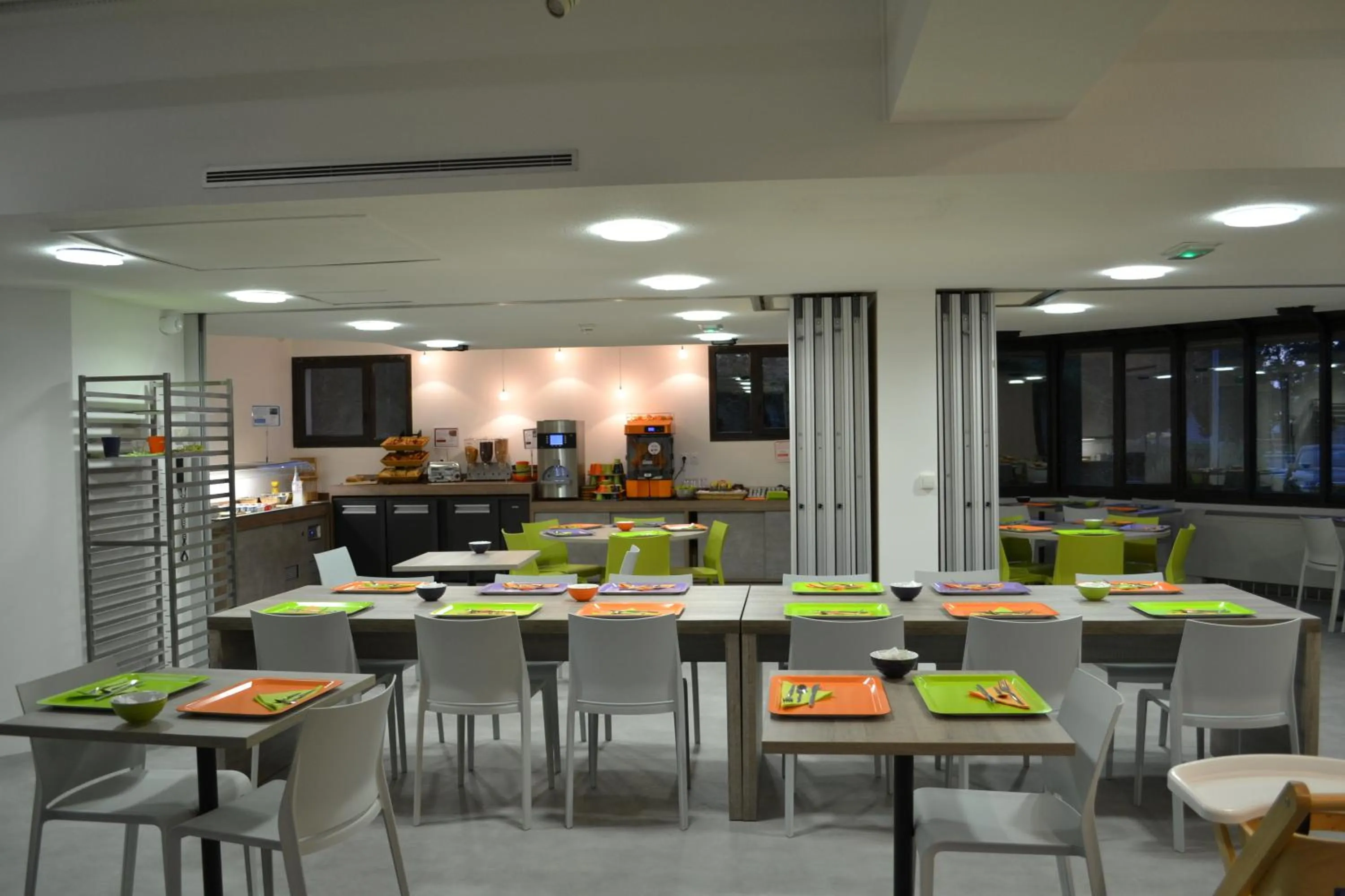 Restaurant/places to eat in ibis Styles Niort Poitou Charentes