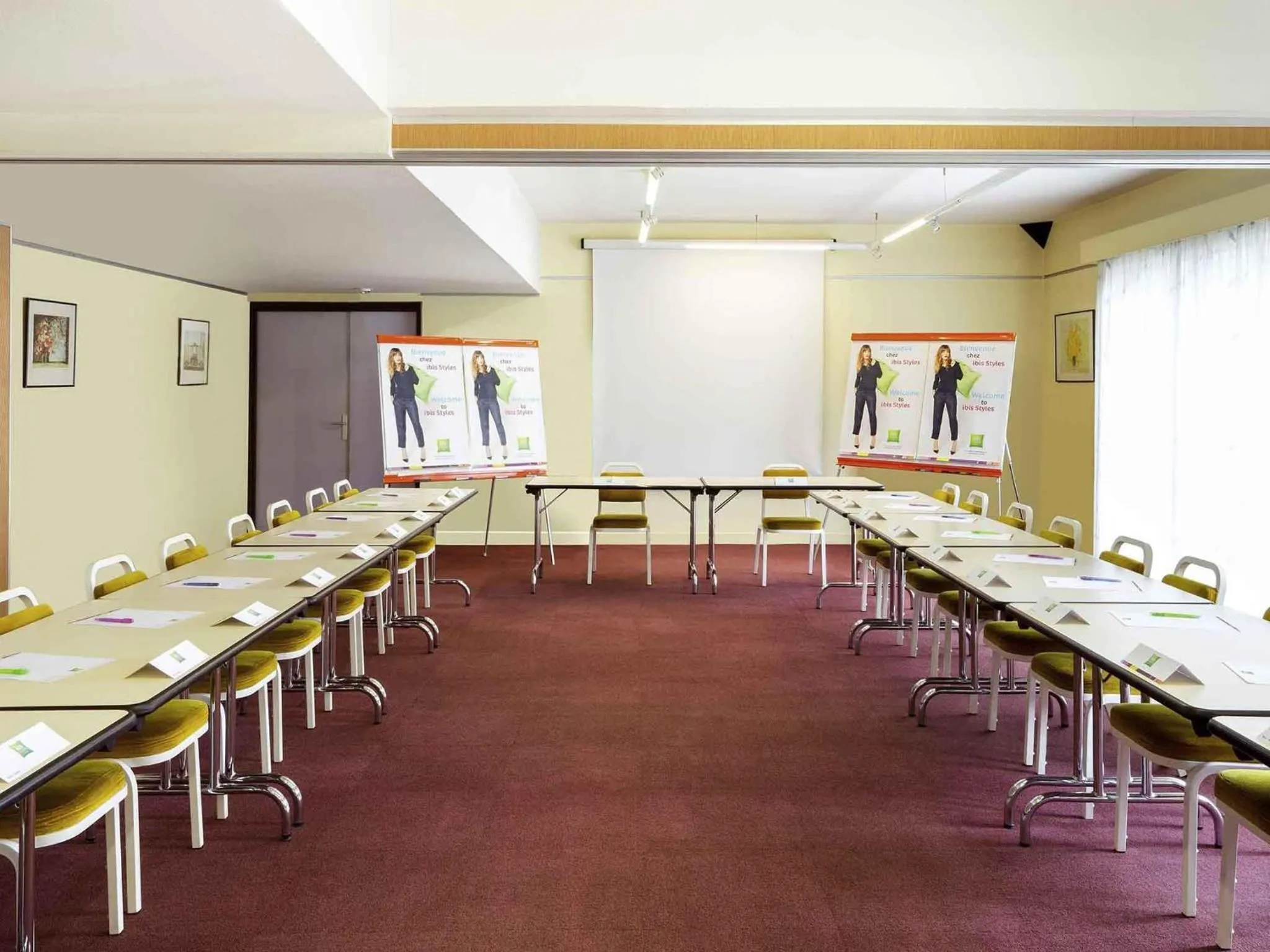 Meeting/conference room in ibis Styles Niort Poitou Charentes