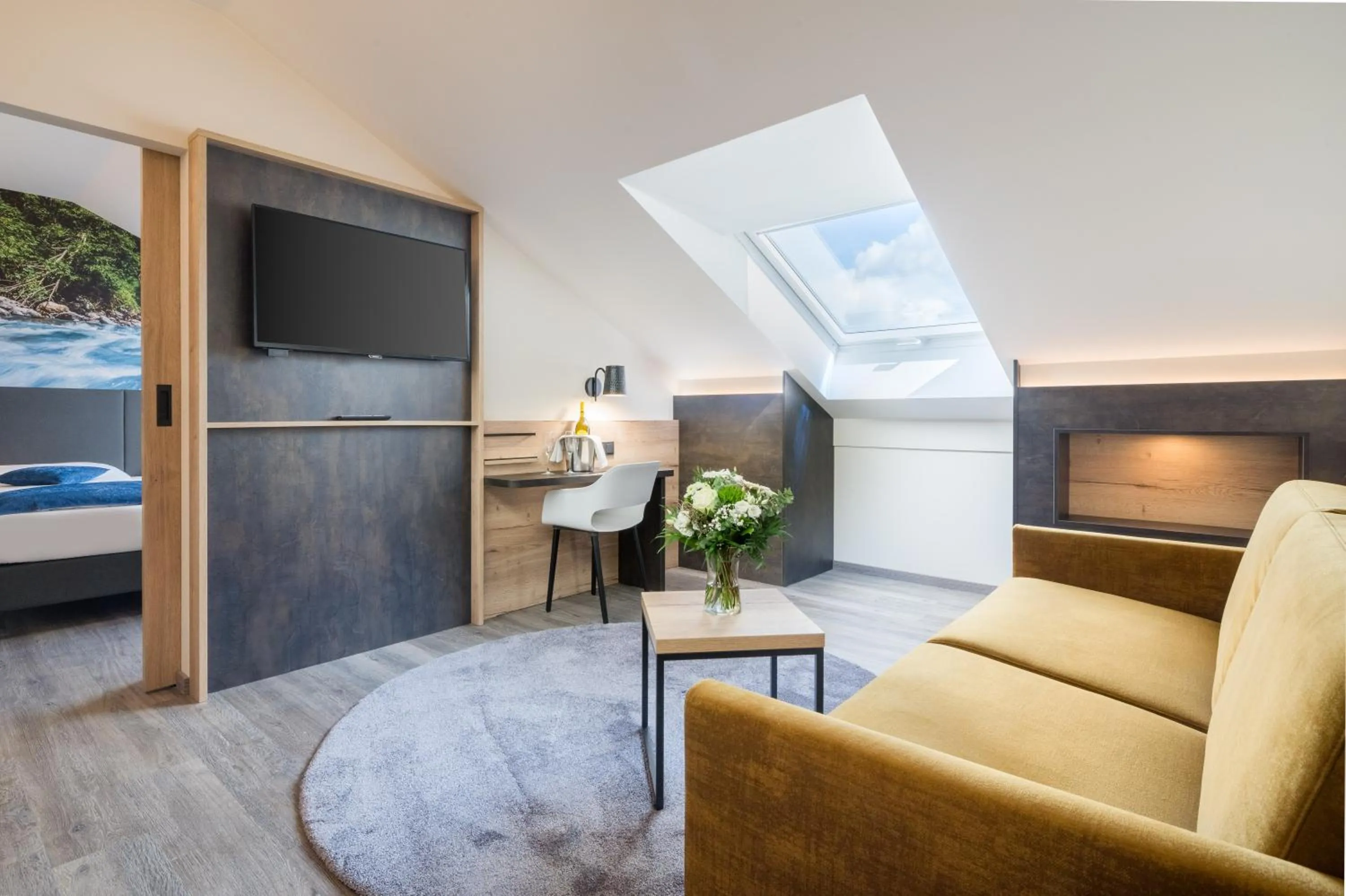 Living room, Bed in Best Western Hotel München Airport