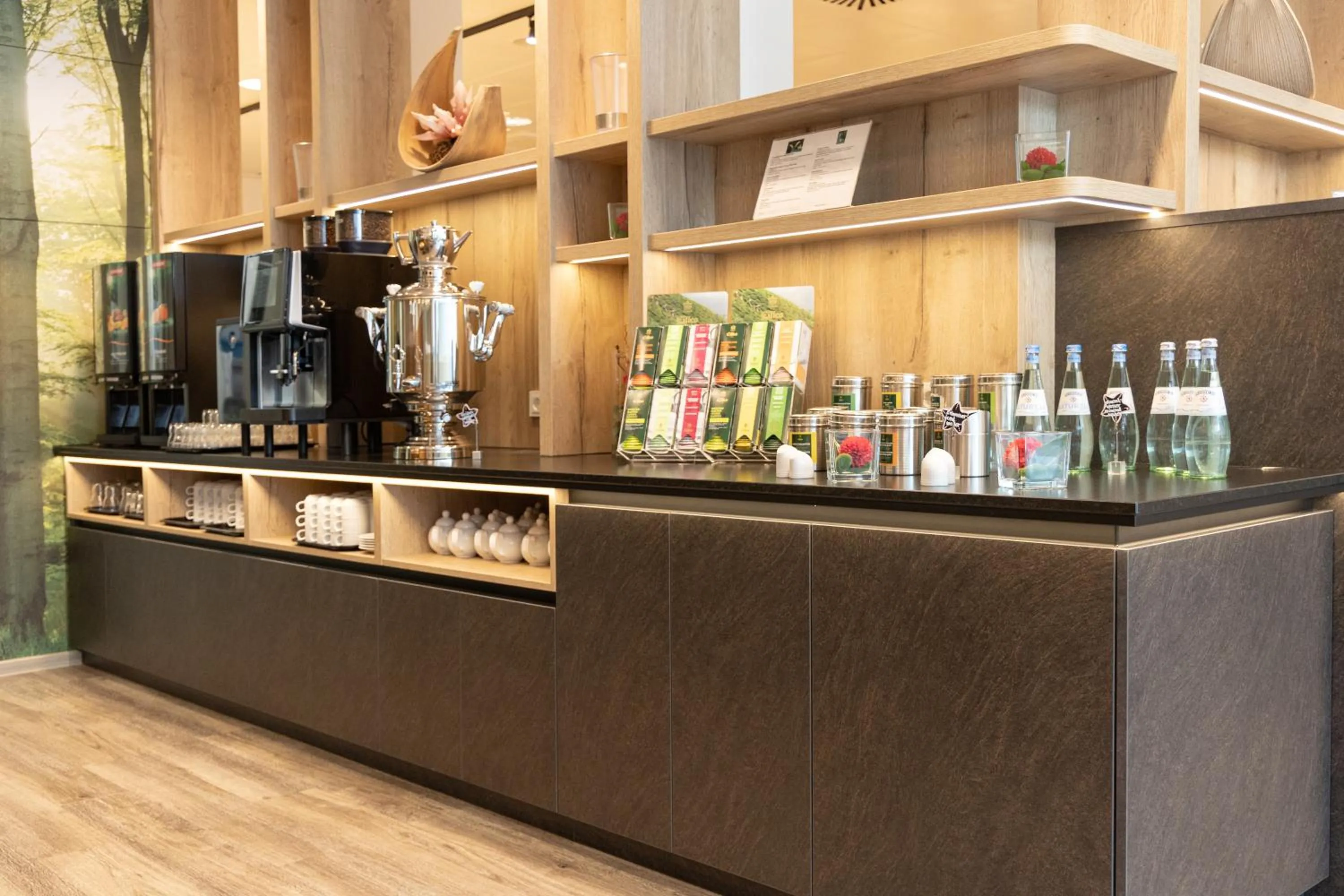 Buffet breakfast in Best Western Hotel München Airport