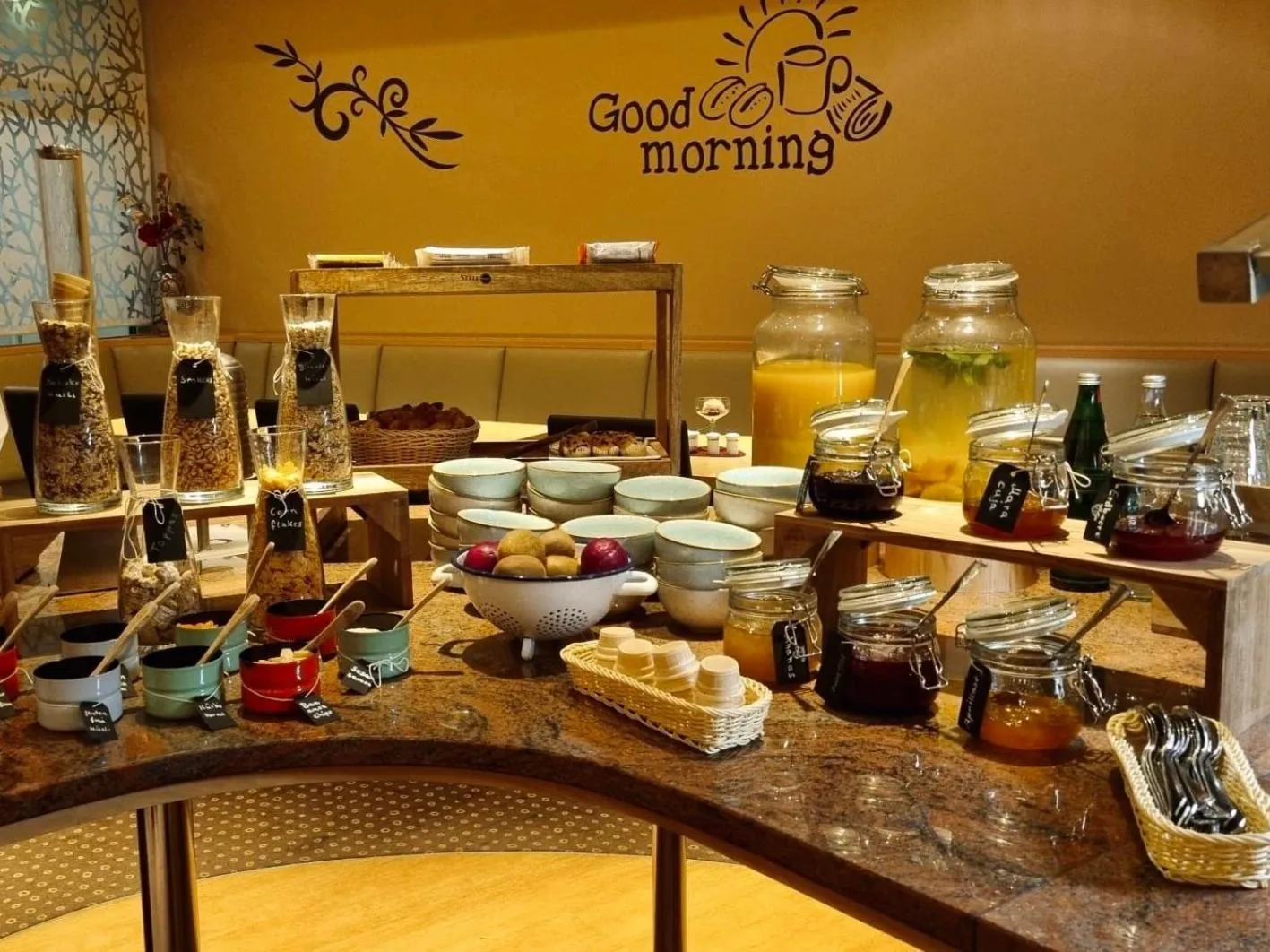 Continental breakfast in Mercure Hotel Dortmund City