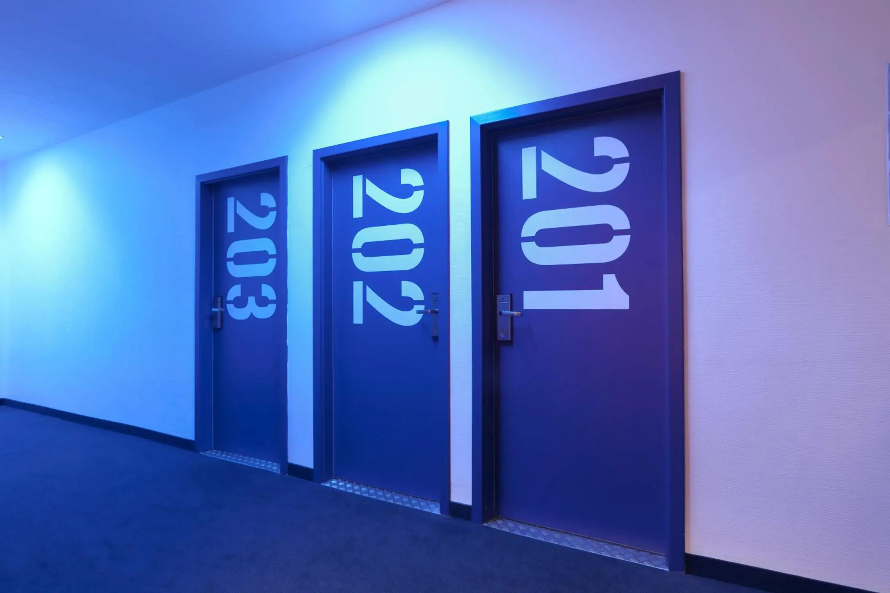 Twin Room with Private Bathroom in Generator Berlin Prenzlauer Berg Twin Room with Private Bathroom in Generator Berlin Prenzlauer Berg