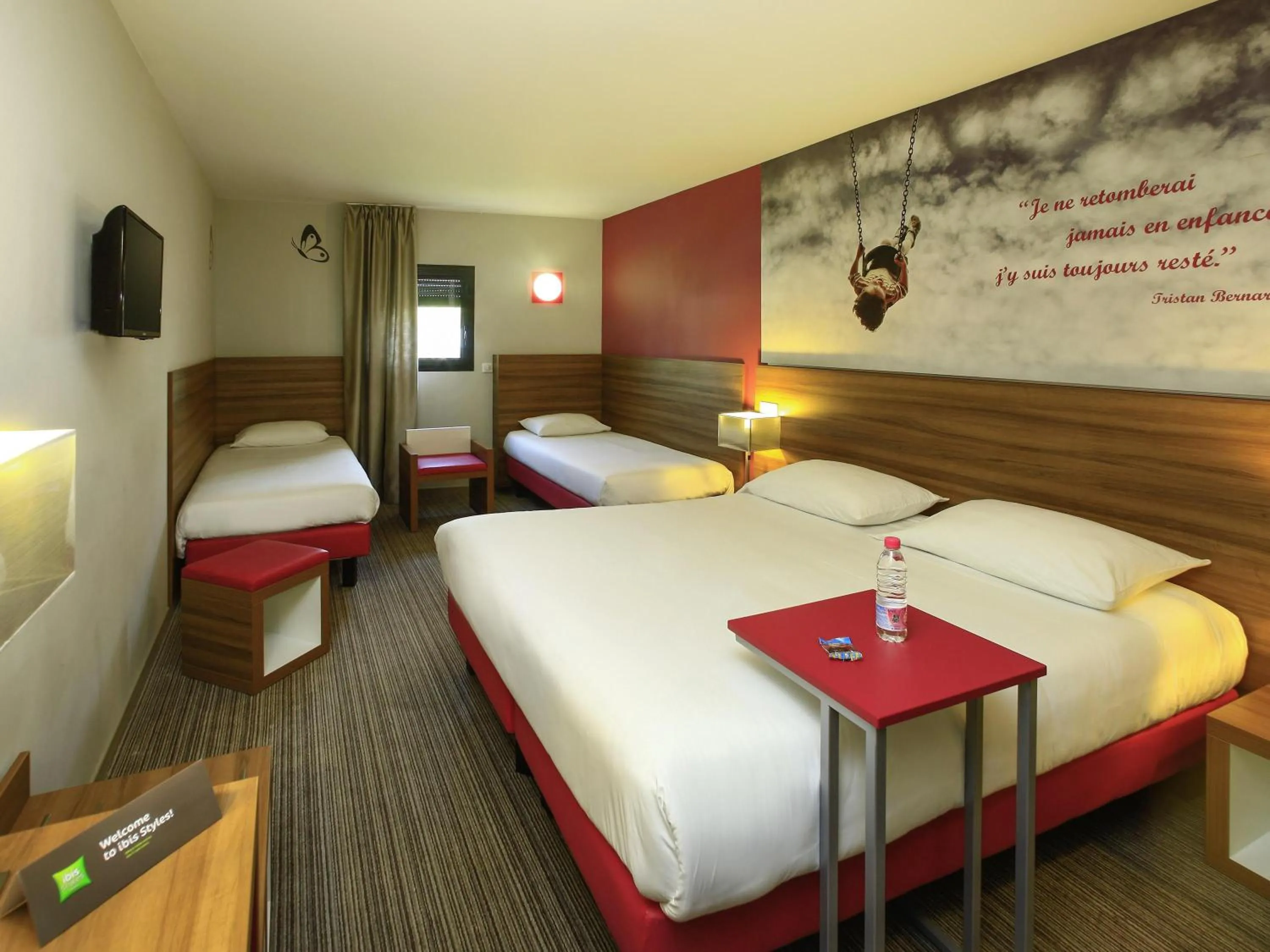 Bedroom, Bed in ibis Styles Castres