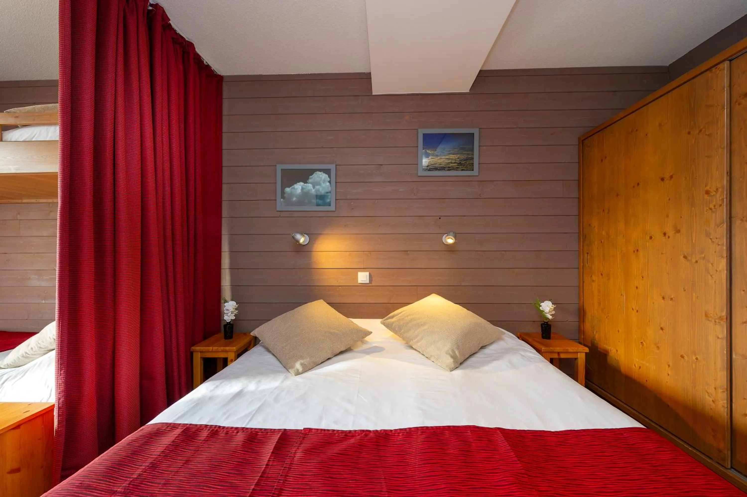 Bed in Village Vacances Le Tarbesou - Pied de piste station Ax 3 Domaines