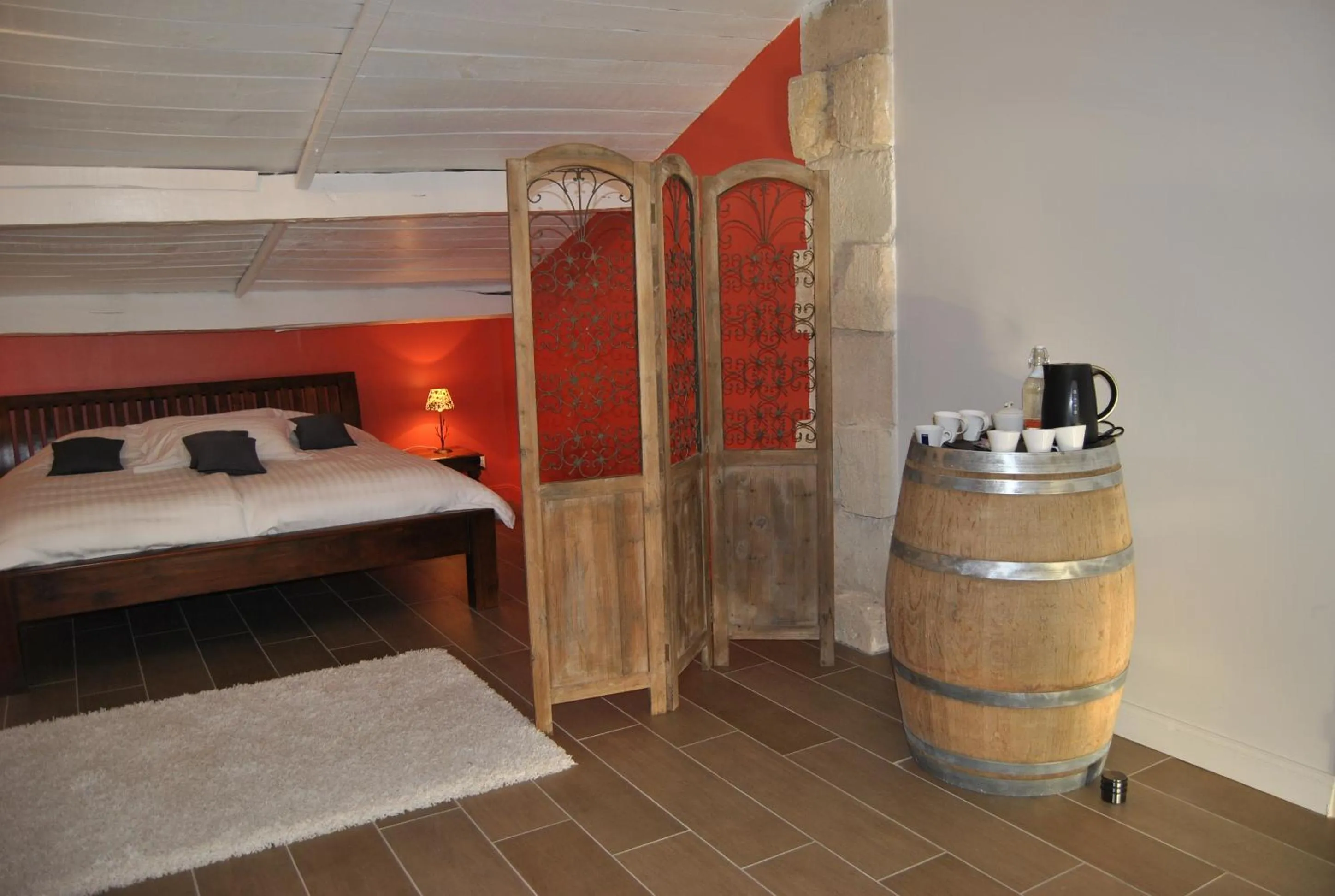 Photo of the whole room, Bed in La Grange de La Dupuise