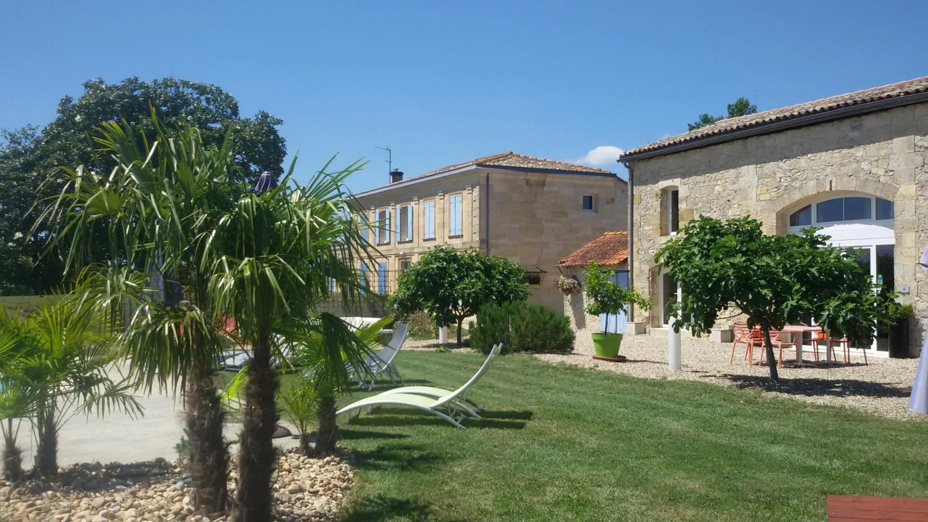 Facade/entrance in La Grange de La Dupuise