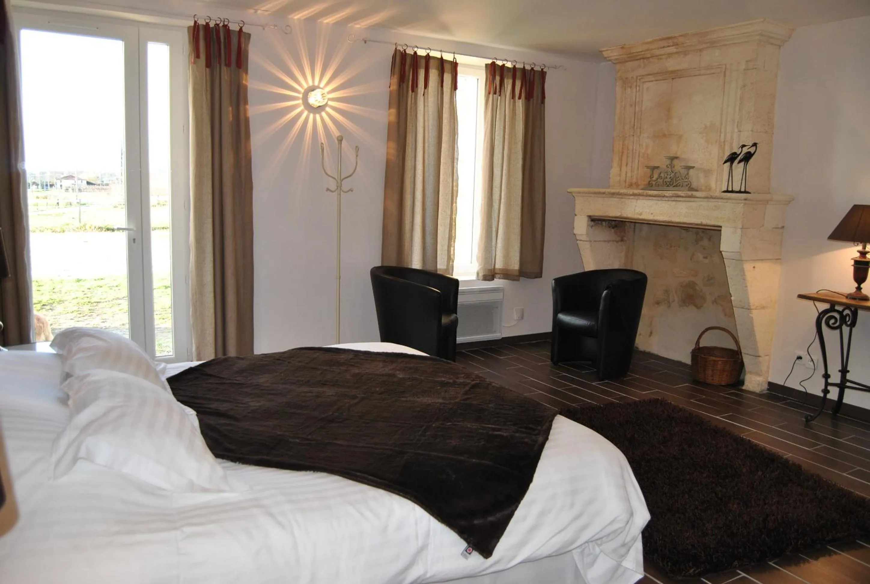 Photo of the whole room, Bed in La Grange de La Dupuise