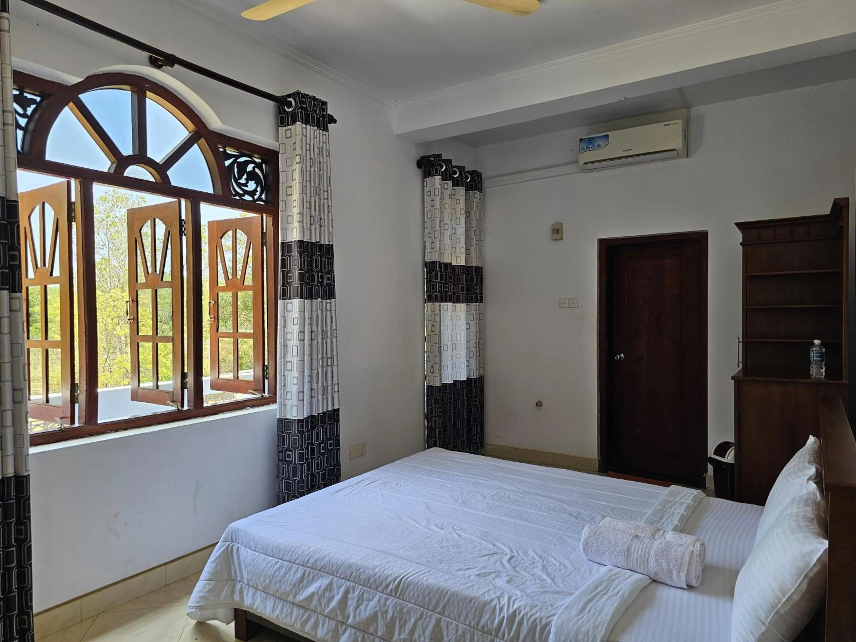 Deluxe Double Room with Balcony in Grand Villa Kalametiya