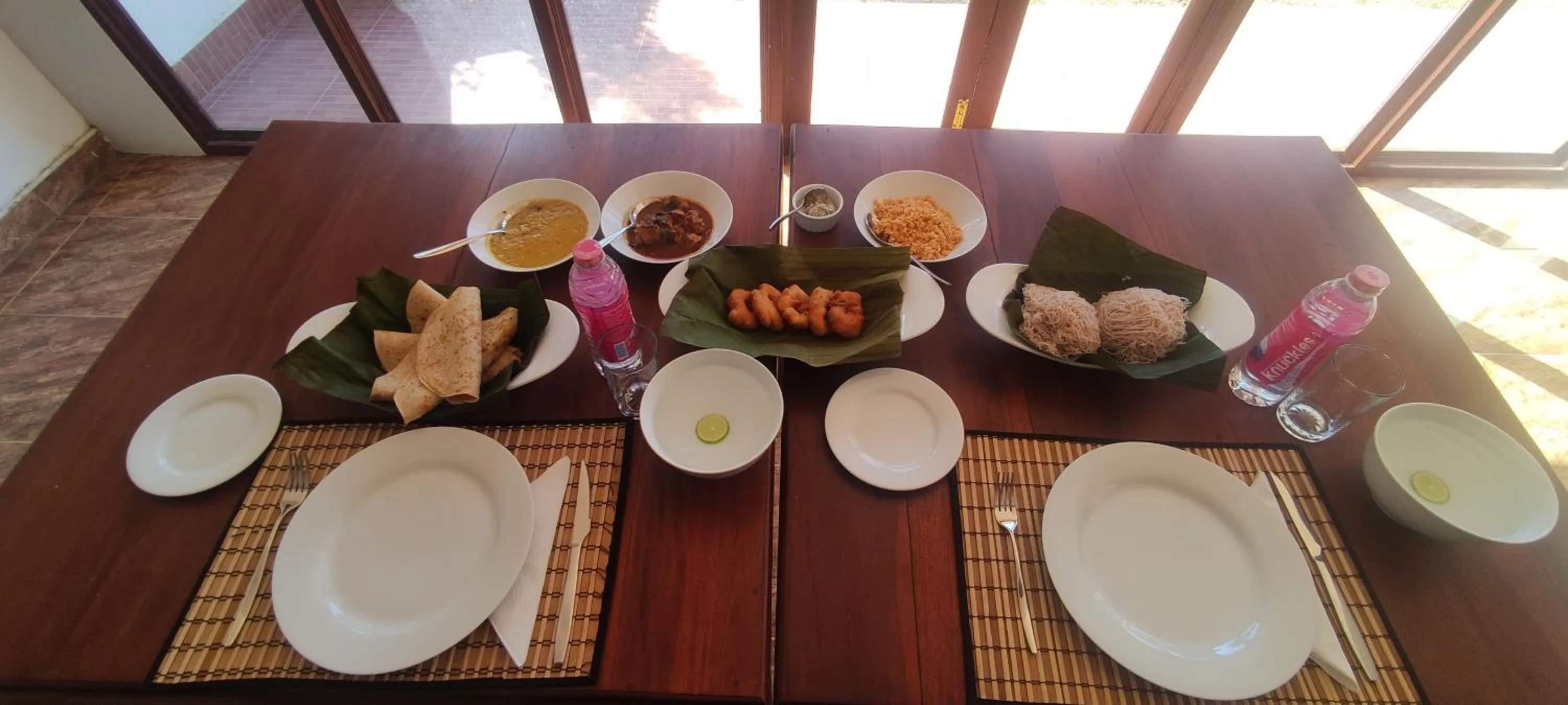Restaurant/places to eat in Grand Villa Kalametiya