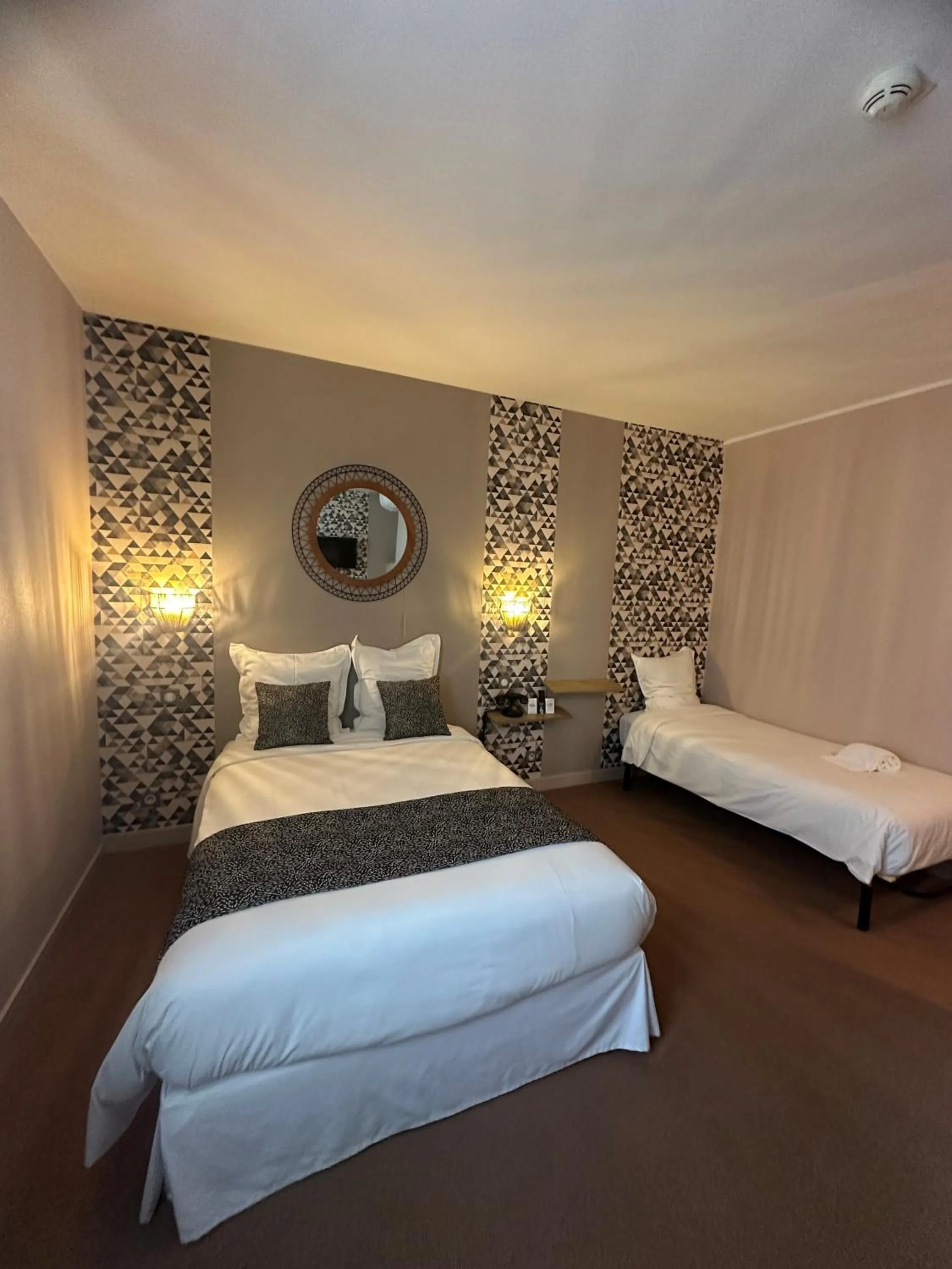Photo of the whole room, Bed in Logis Hotels - Château Saint Marcel