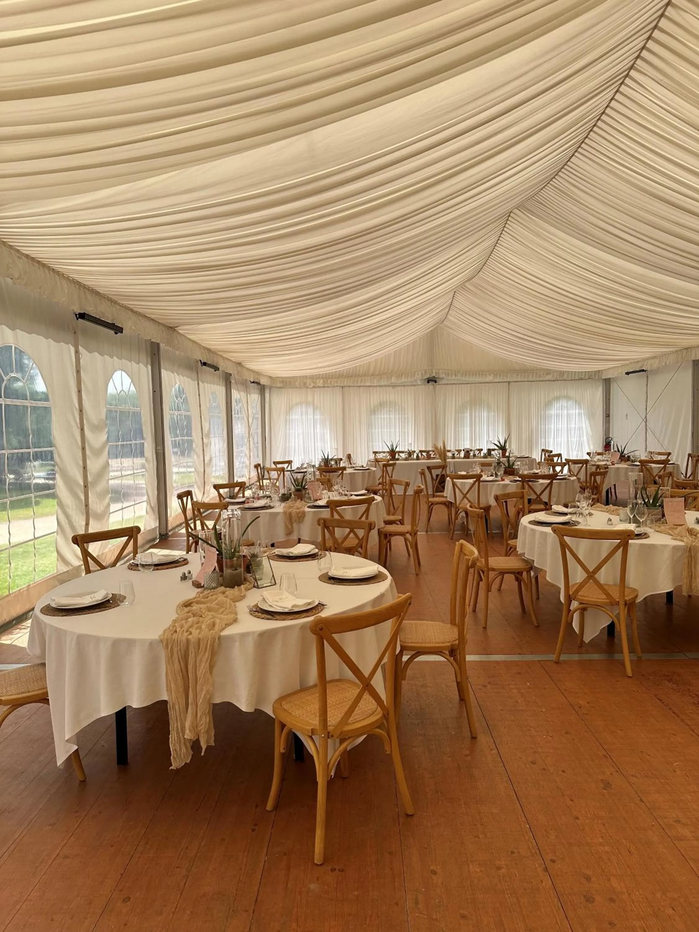 wedding in Logis Hotels - Château Saint Marcel