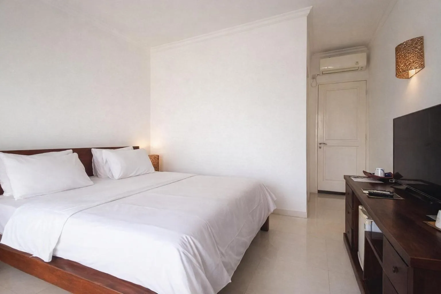 Bed in Lumiere Hotel Gili Trawangan